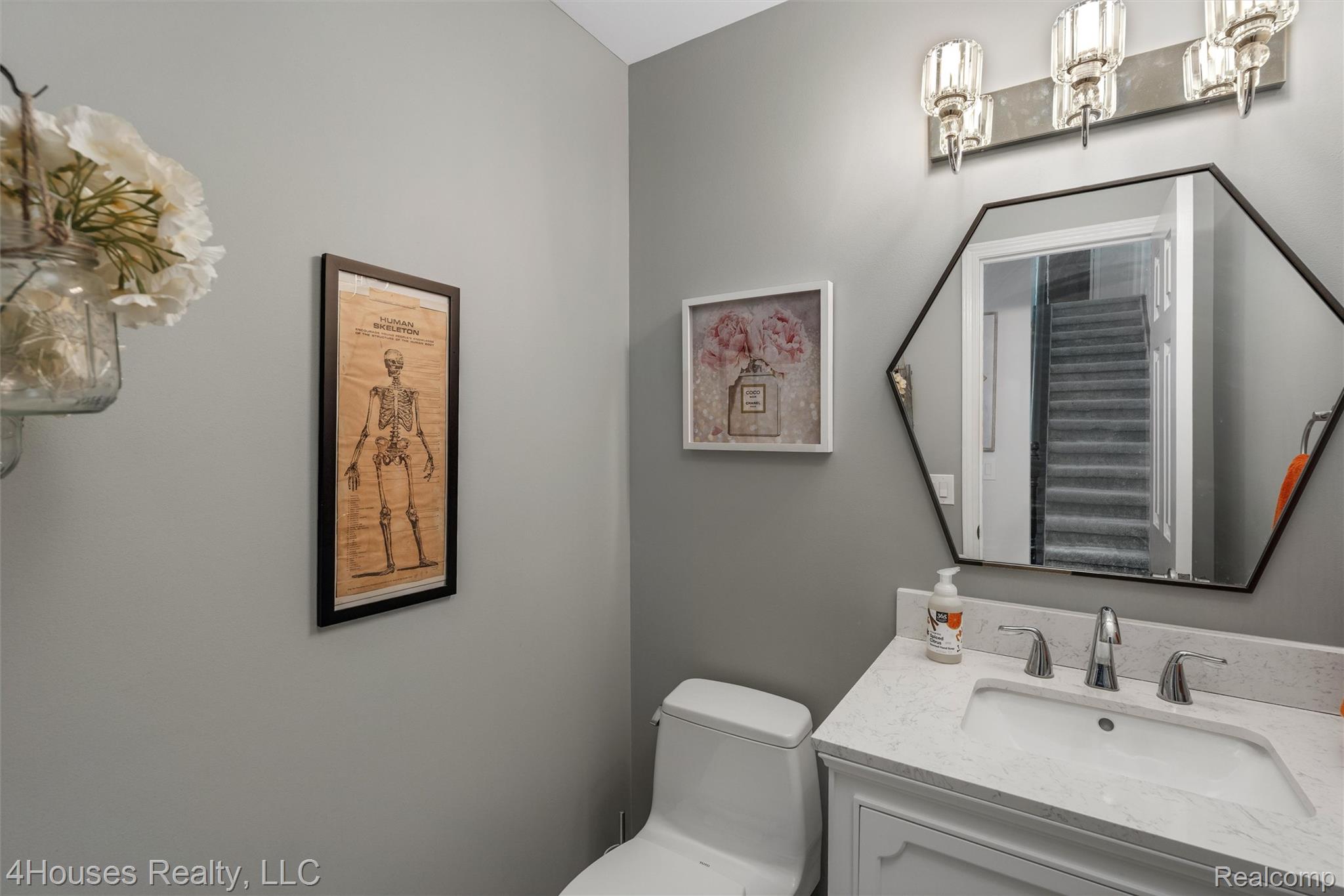 10136 Cedar Knoll Court