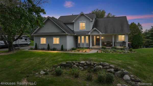 10136 CEDAR KNOLL CT, CLARKSTON, MI 48348 - Image d227c337fe9788aa9f40f8d34c4c61d1/6668943