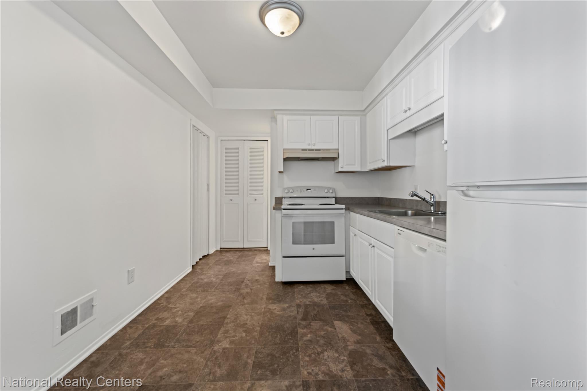 8232 Karam Boulevard 1