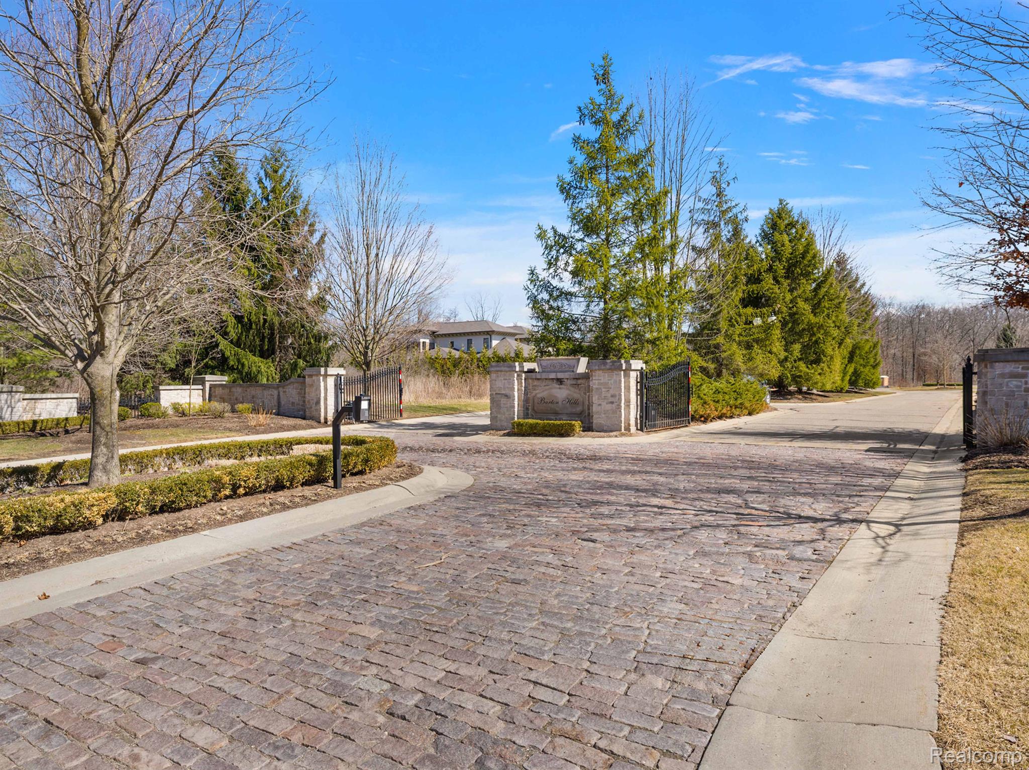 145 BRIDGEVIEW Drive