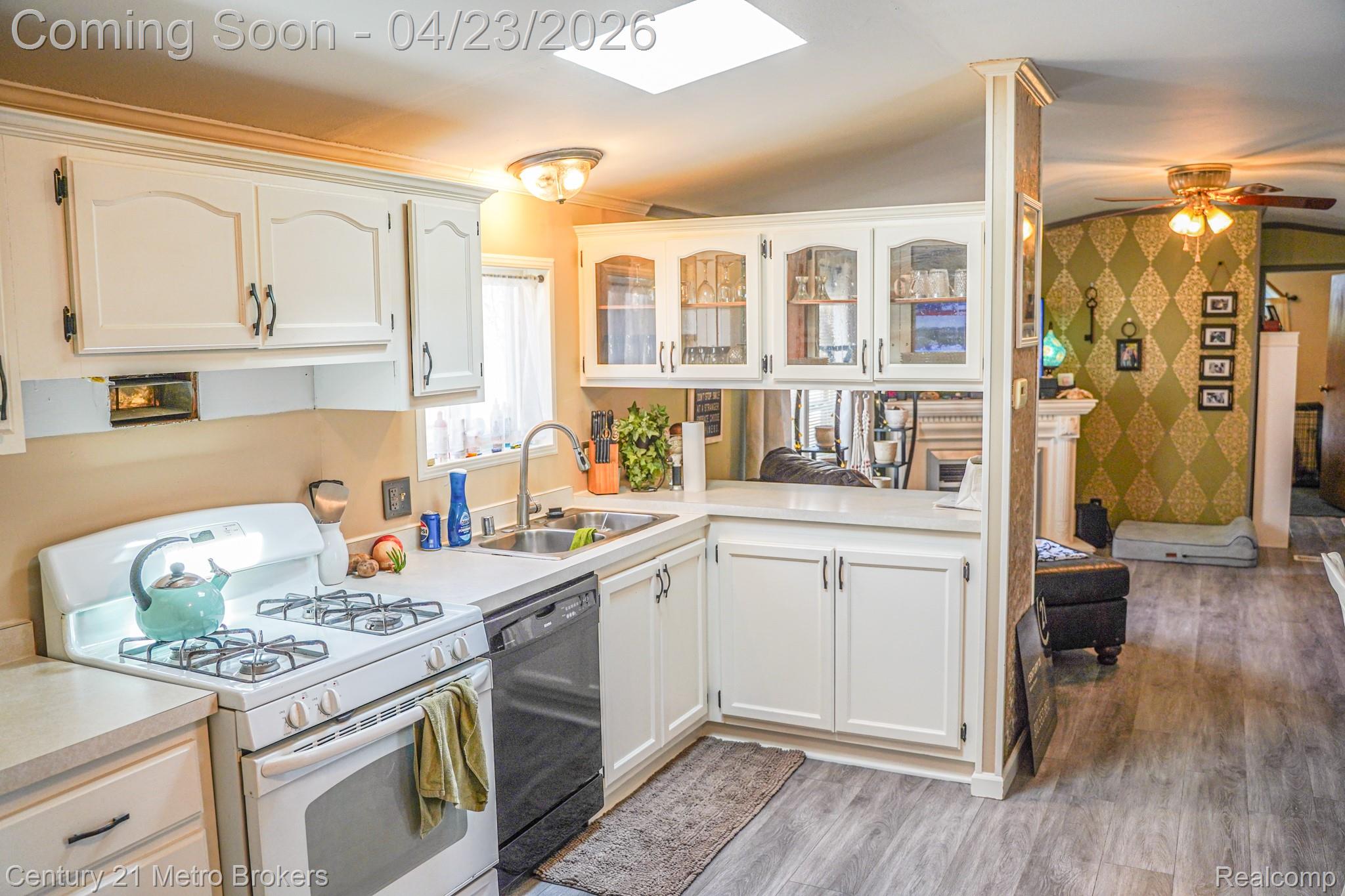 831 N Pontiac Trail 37