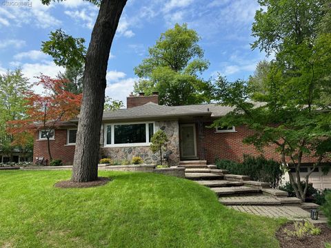 1700 Hamilton Bloomfield Charter Township MI 48302