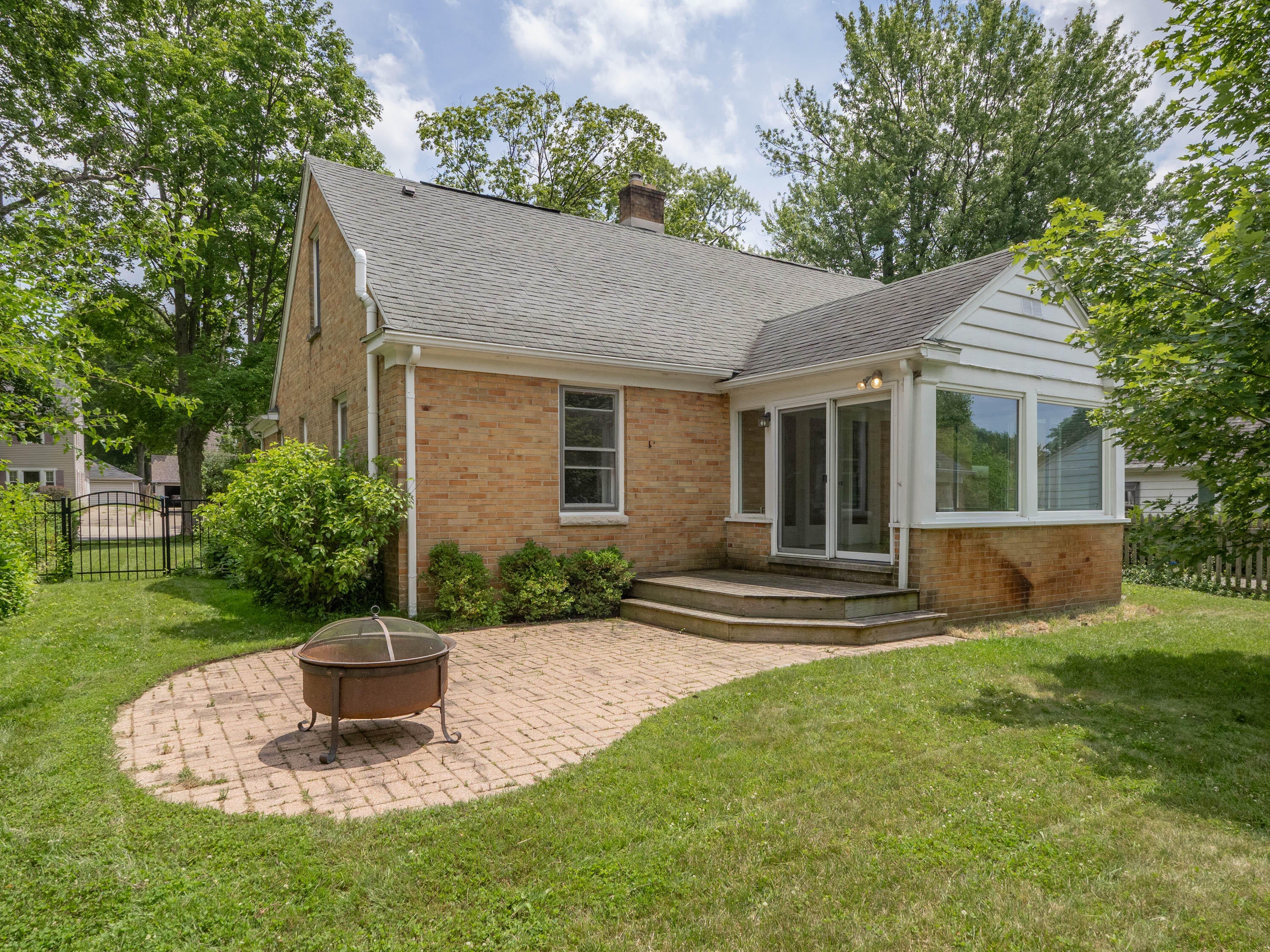 2514 Glenwood Drive