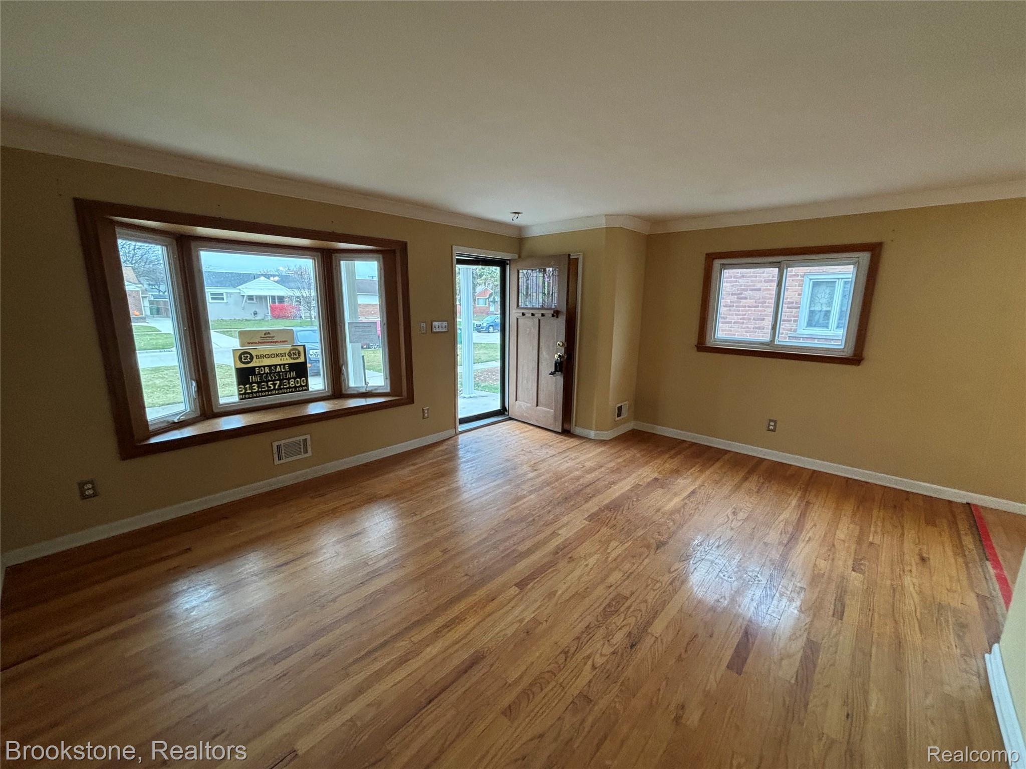 15435 Cameron Street