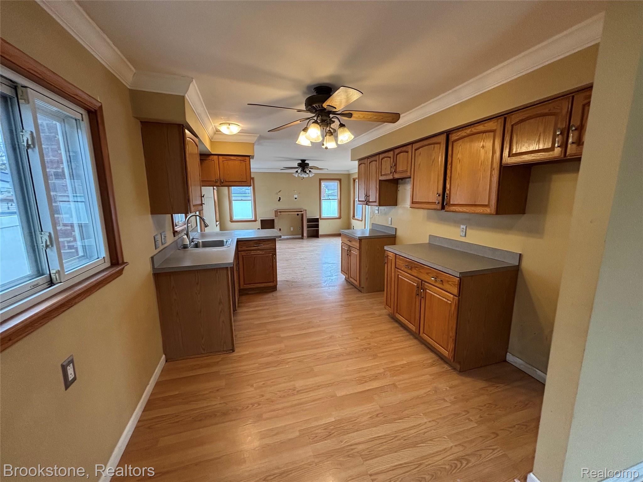 15435 Cameron Street