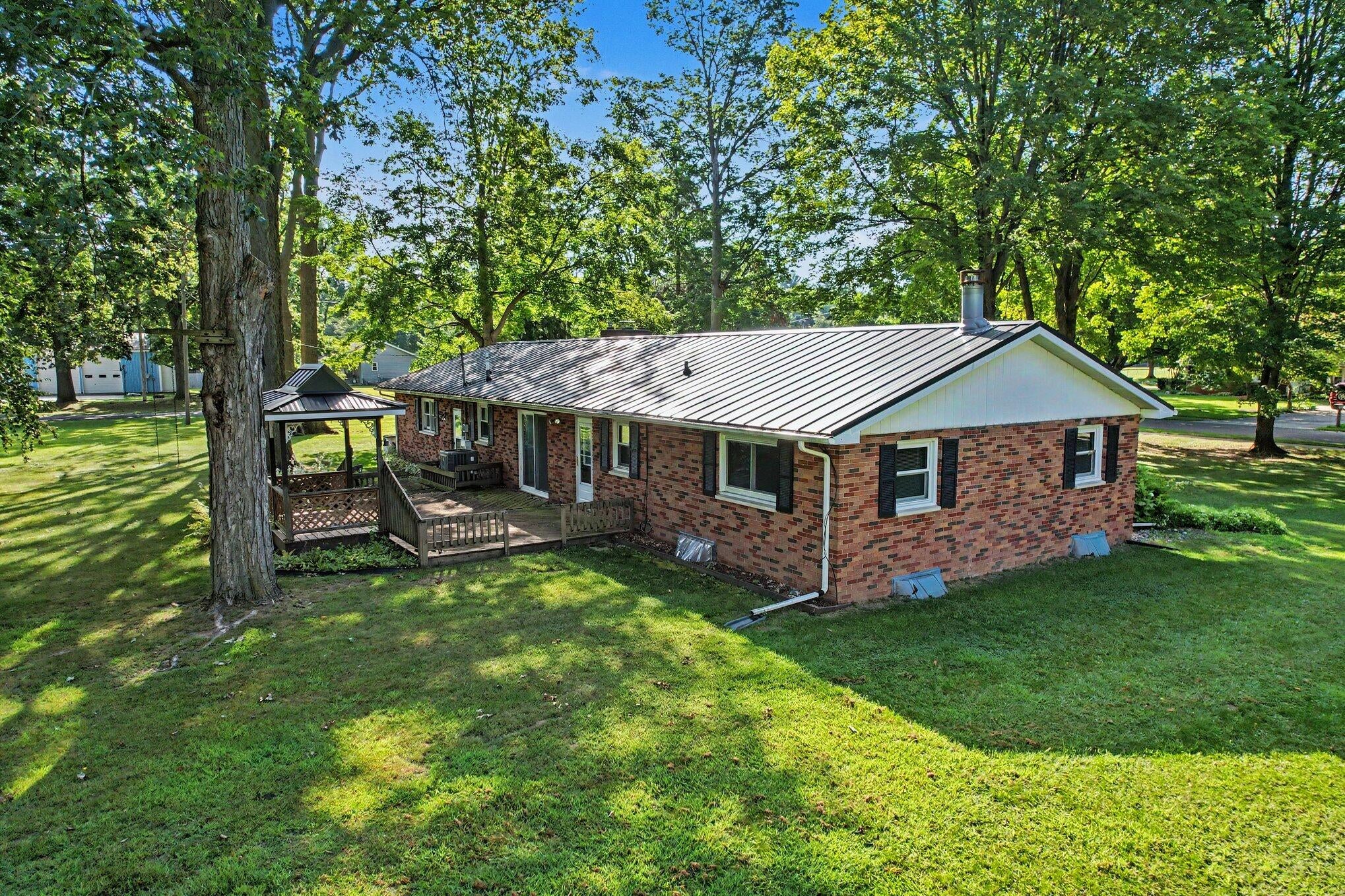 340 W Railroad Street