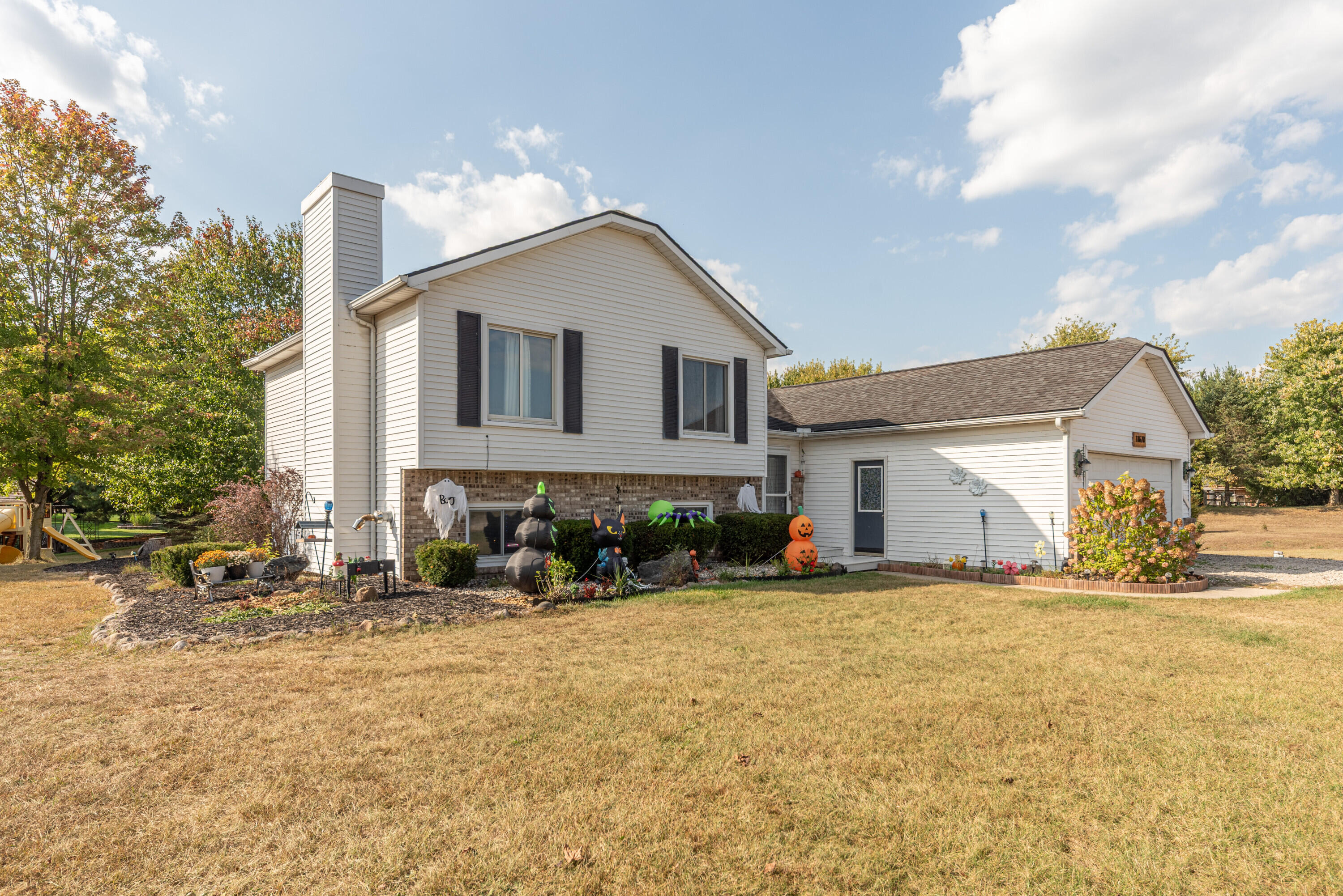 11670 Louis Lane