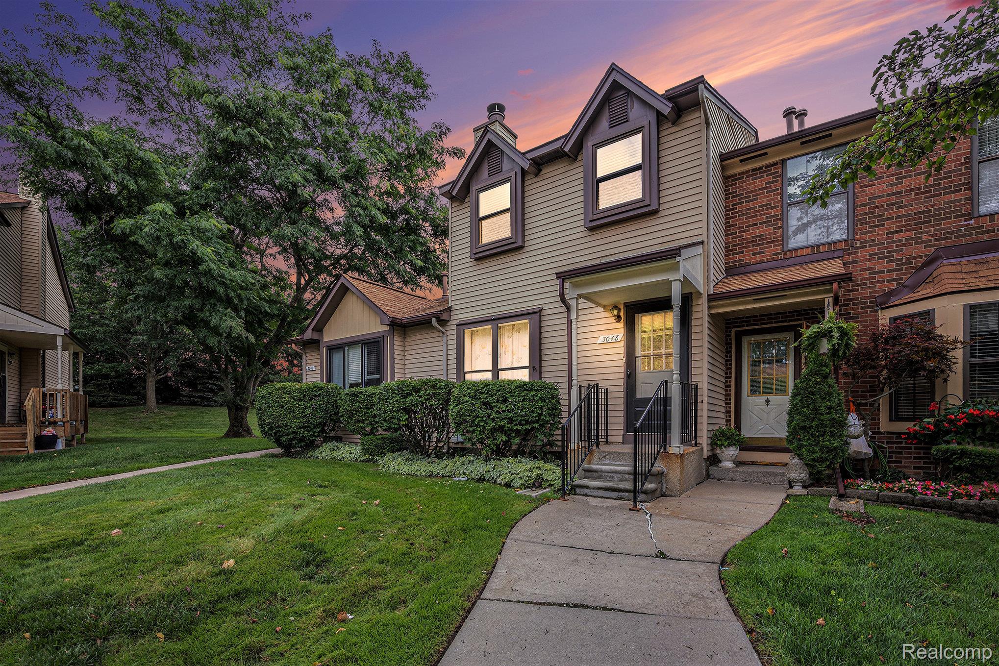 Auburn Hills City, Michigan 48326, United States, 2 Bedrooms Bedrooms, ,2 BathroomsBathrooms,Residential,Active,174687