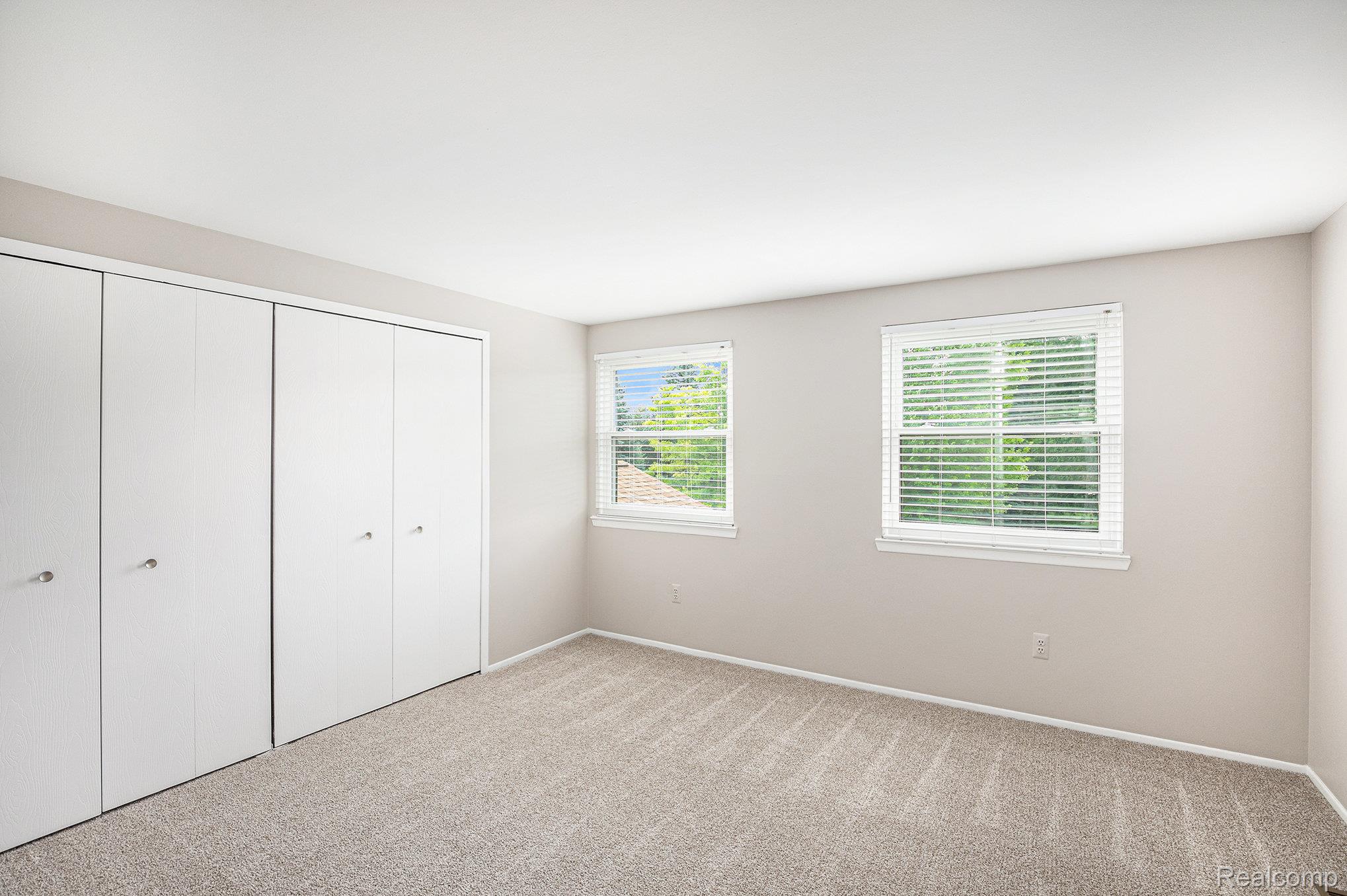 Auburn Hills City, Michigan 48326, United States, 2 Bedrooms Bedrooms, ,2 BathroomsBathrooms,Residential,Active,174687