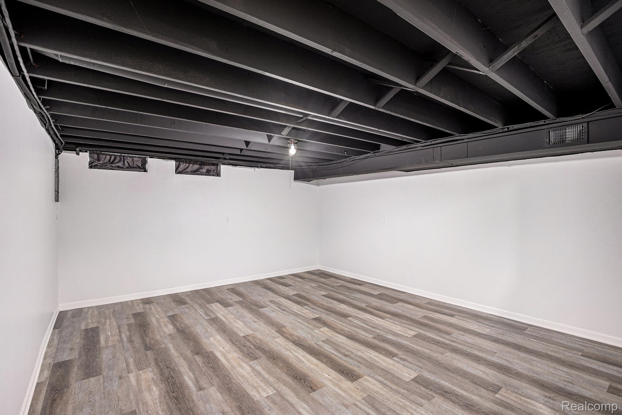 Auburn Hills City, Michigan 48326, United States, 2 Bedrooms Bedrooms, ,2 BathroomsBathrooms,Residential,Active,174687