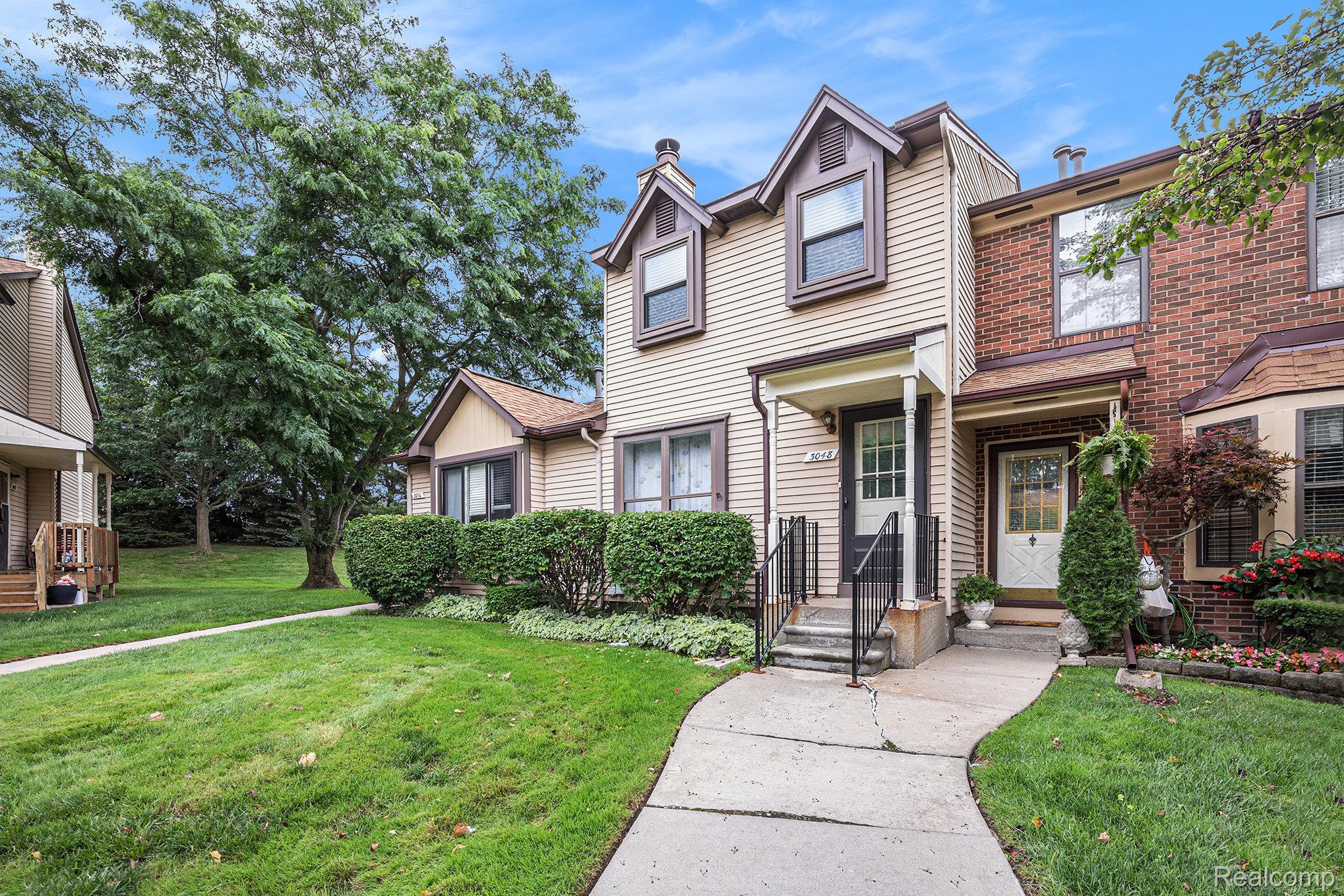 Auburn Hills City, Michigan 48326, United States, 2 Bedrooms Bedrooms, ,2 BathroomsBathrooms,Residential,Active,174687