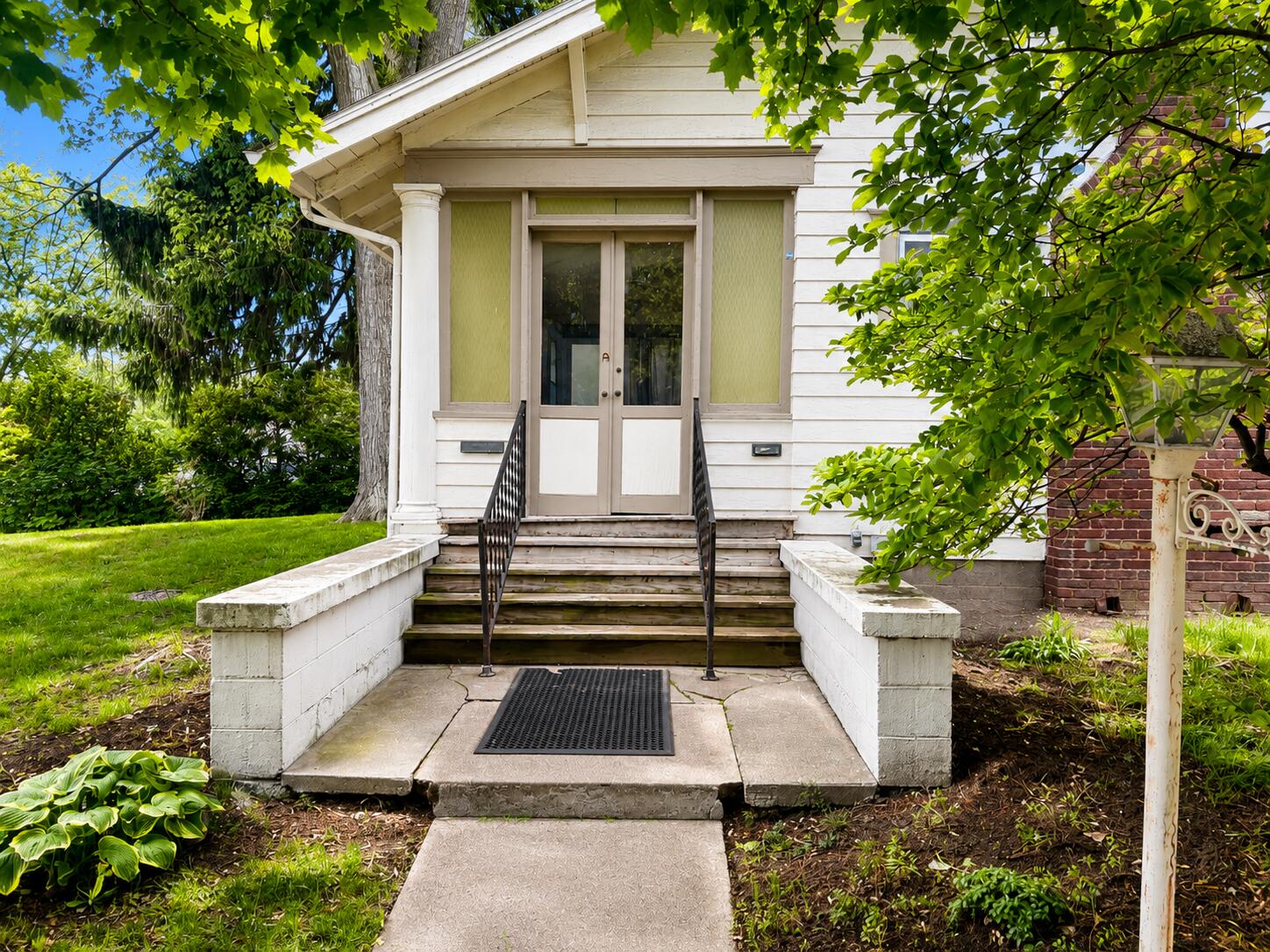 922 E Michigan Avenue