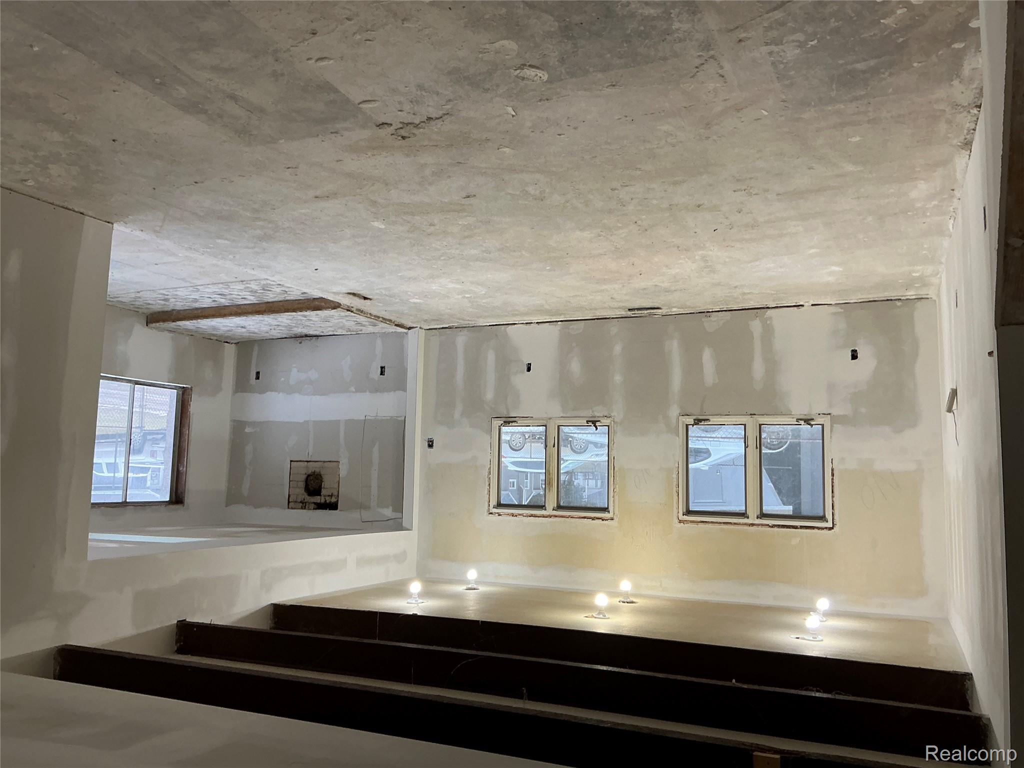 9160 Blondell Ave. Blondell Avenue W