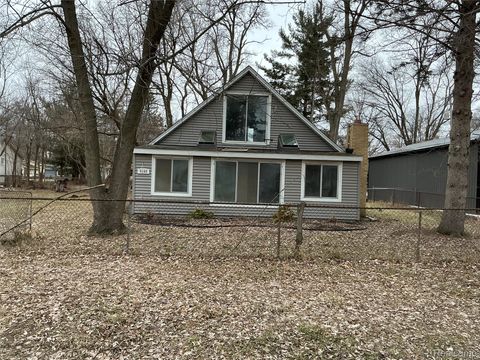9160 Blondell Ave. Blondell Avenue W White Lake Charter Township MI 48386