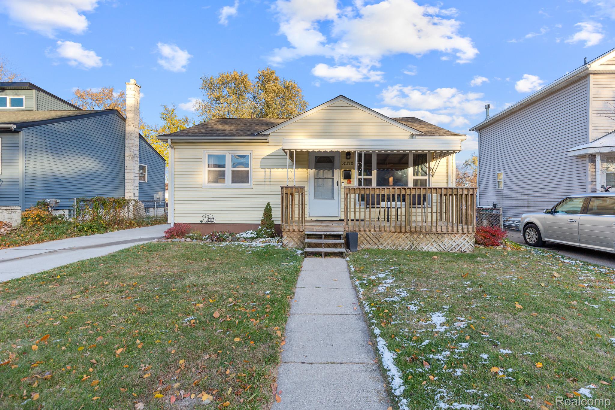 3270 Minerva Street
