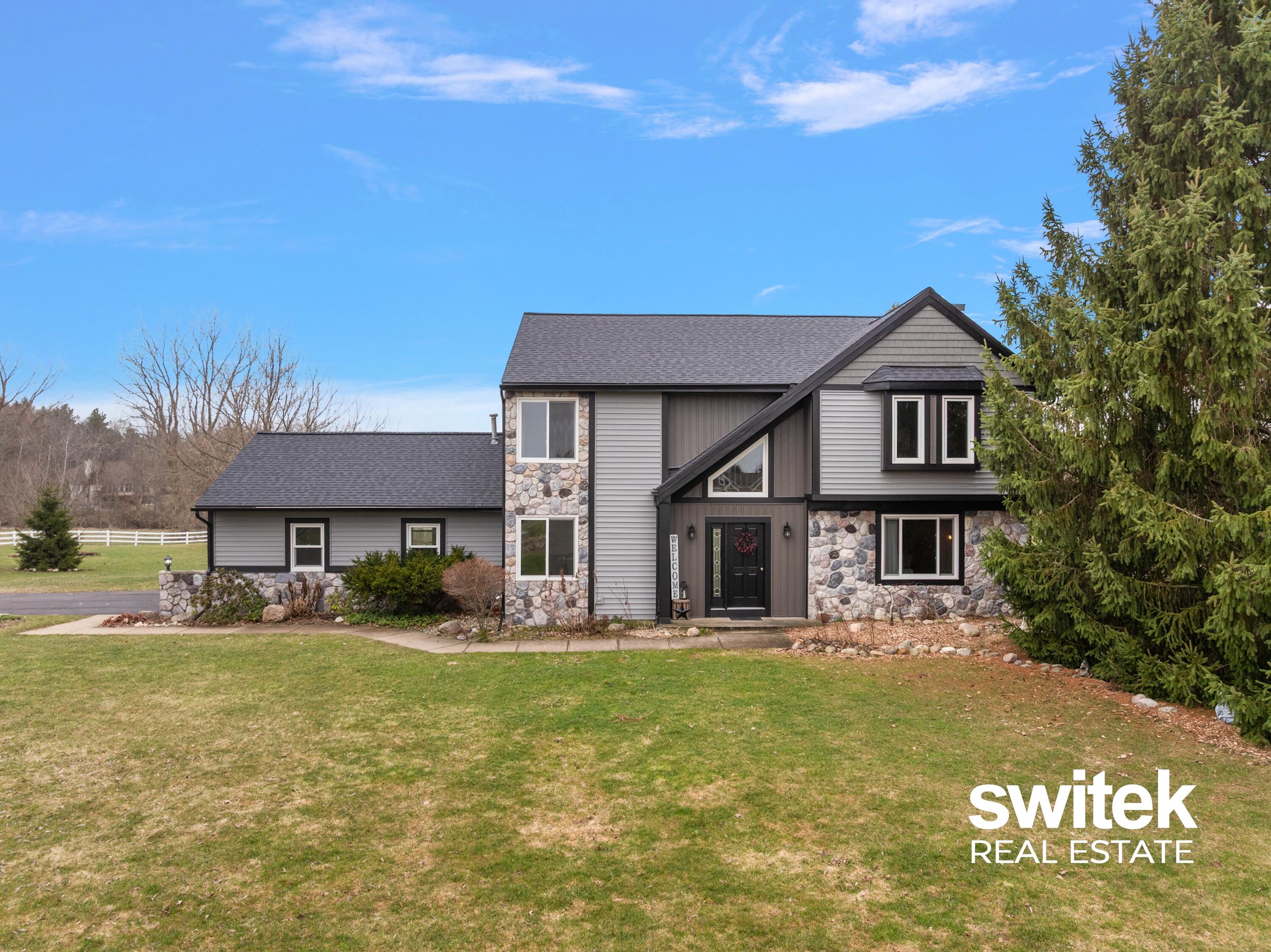 9750 Meadow Valley SE