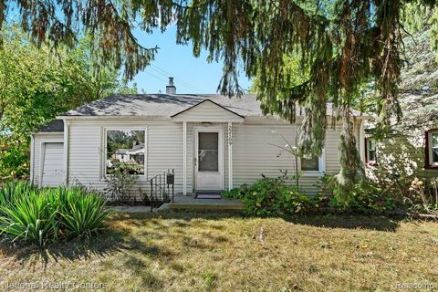 22109 Hawthorne Street Farmington City MI 48336