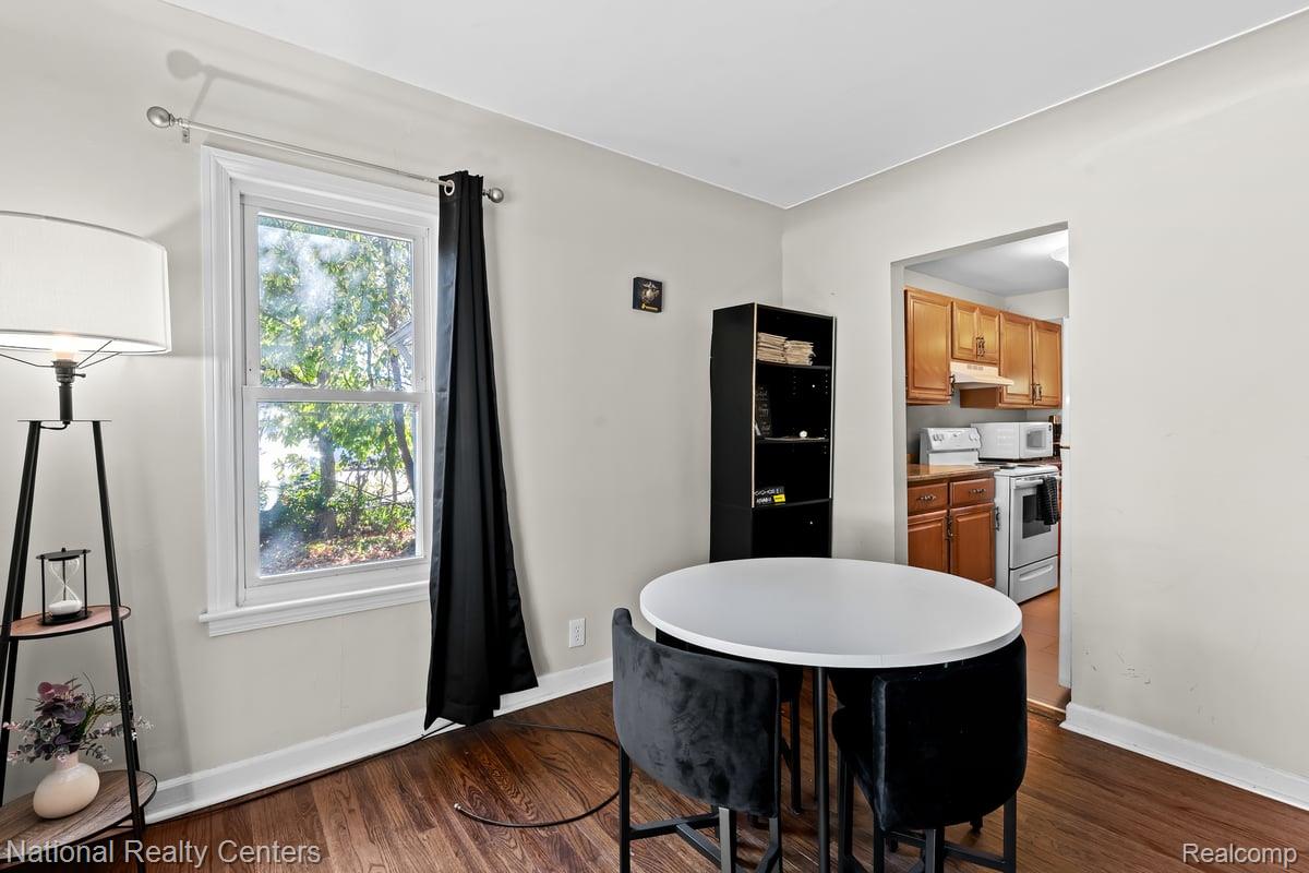 22109 Hawthorne Street