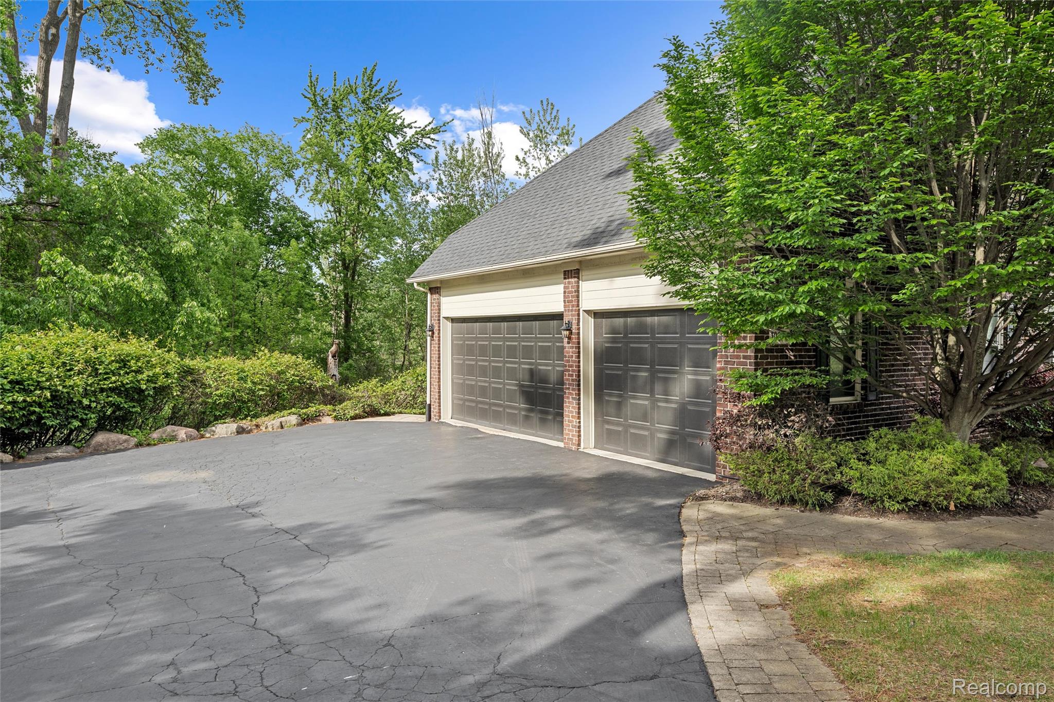 10099 Fernbrooke Drive