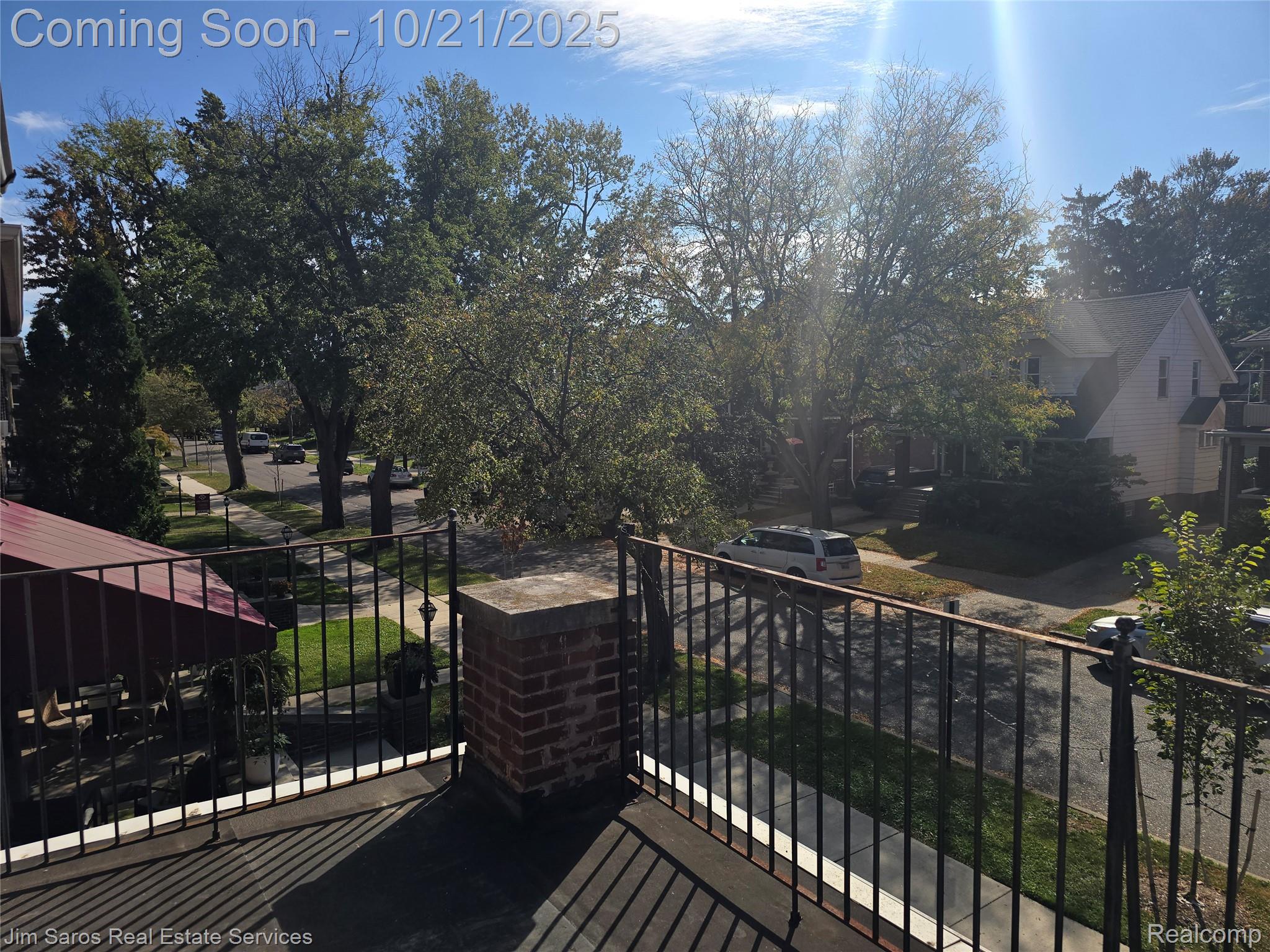 1096 Beaconsfield 2S