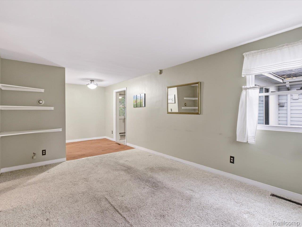 Port Huron, Michigan 48060, United States, 3 Bedrooms Bedrooms, ,2 BathroomsBathrooms,Residential,Pending,248809