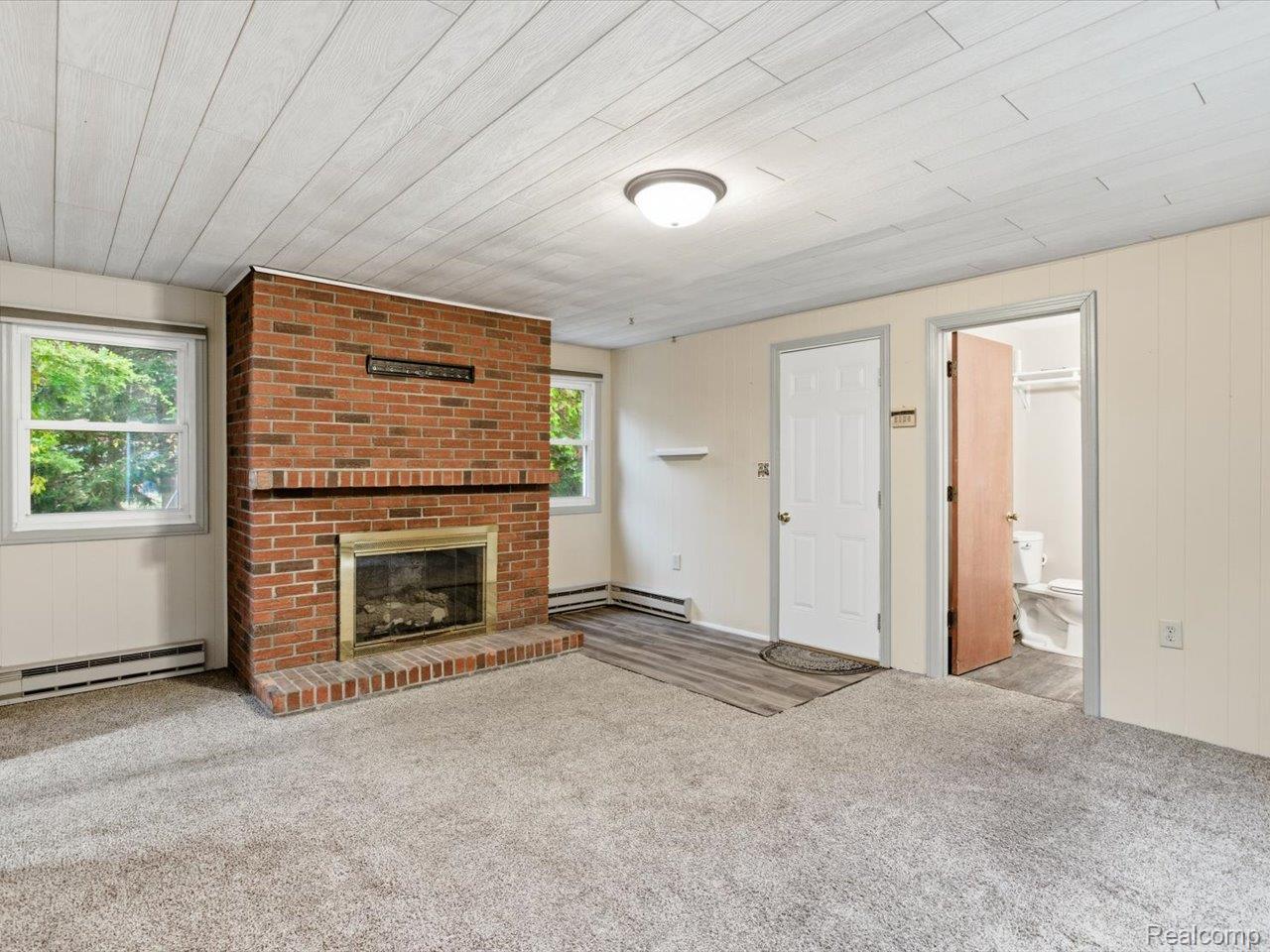 Port Huron, Michigan 48060, United States, 3 Bedrooms Bedrooms, ,2 BathroomsBathrooms,Residential,Pending,248809