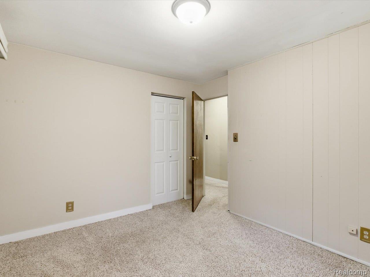 Port Huron, Michigan 48060, United States, 3 Bedrooms Bedrooms, ,2 BathroomsBathrooms,Residential,Pending,248809