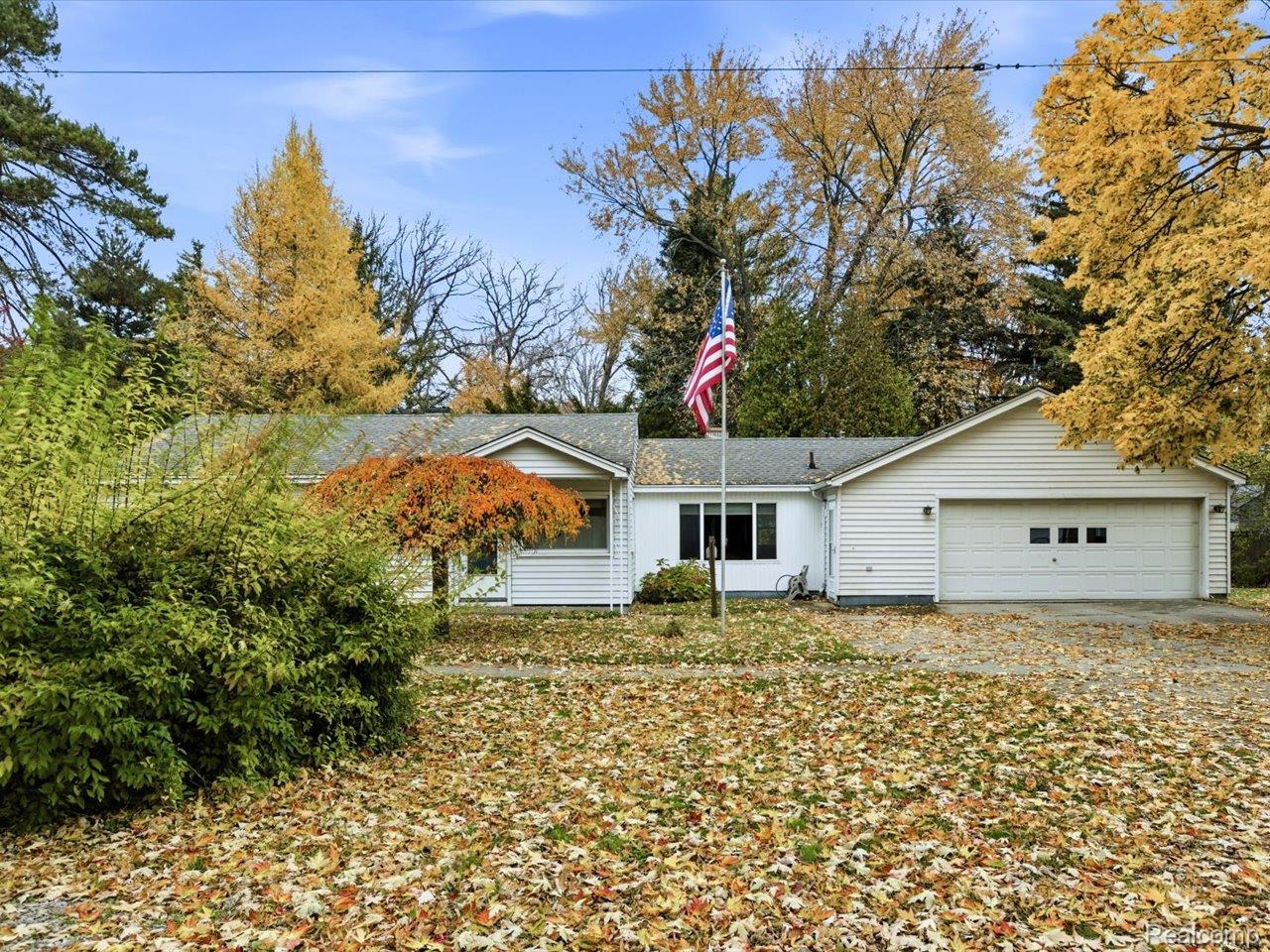 Port Huron, Michigan 48060, United States, 3 Bedrooms Bedrooms, ,2 BathroomsBathrooms,Residential,Pending,248809