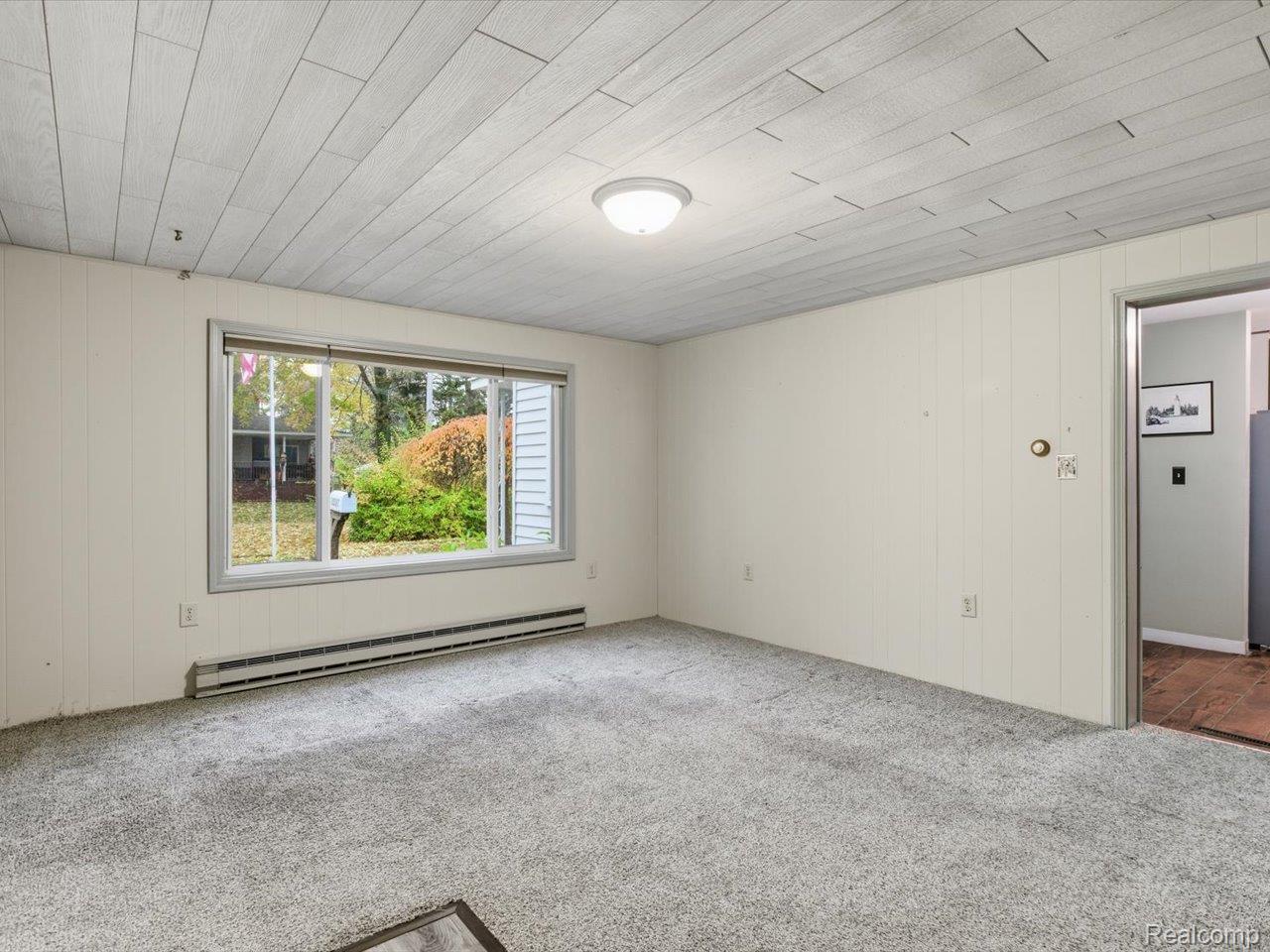 Port Huron, Michigan 48060, United States, 3 Bedrooms Bedrooms, ,2 BathroomsBathrooms,Residential,Pending,248809