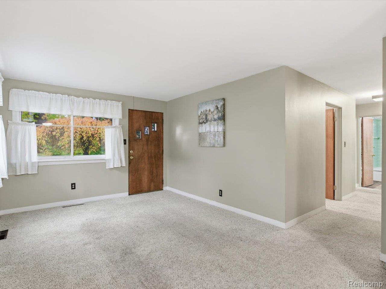 Port Huron, Michigan 48060, United States, 3 Bedrooms Bedrooms, ,2 BathroomsBathrooms,Residential,Pending,248809