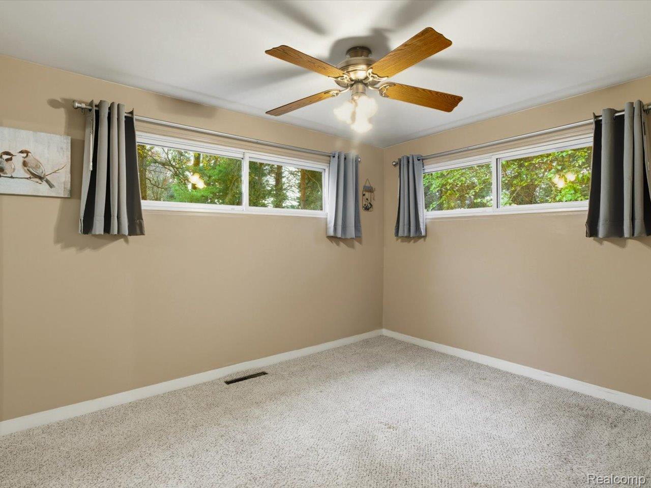 Port Huron, Michigan 48060, United States, 3 Bedrooms Bedrooms, ,2 BathroomsBathrooms,Residential,Pending,248809