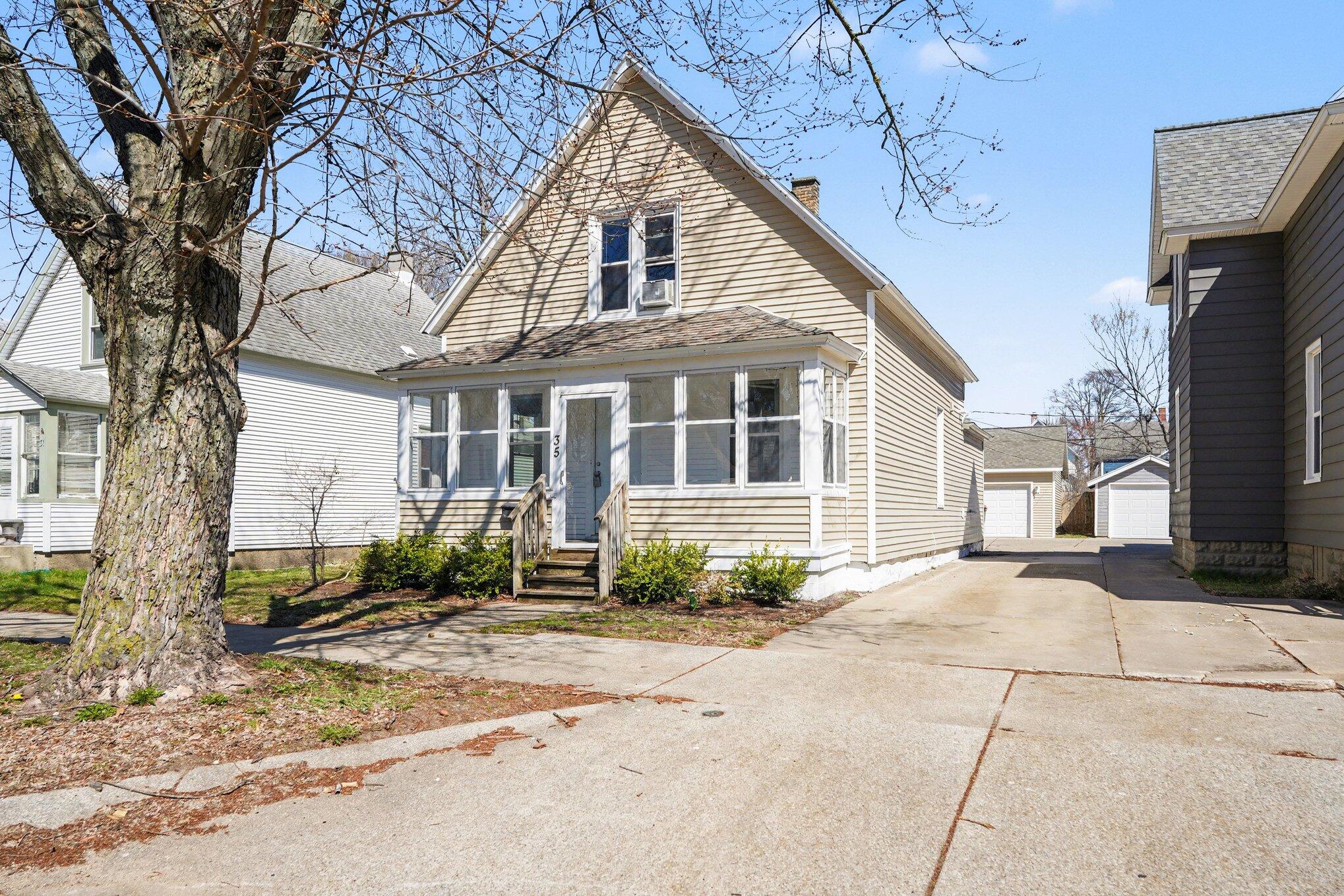 35 E 17th Street