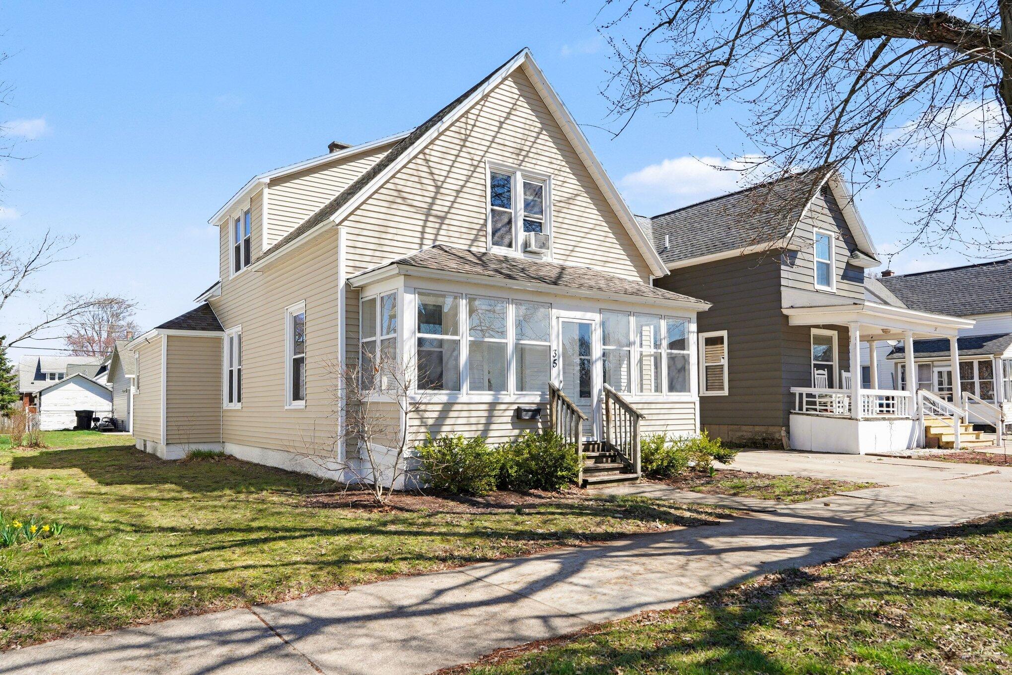 35 E 17th Street