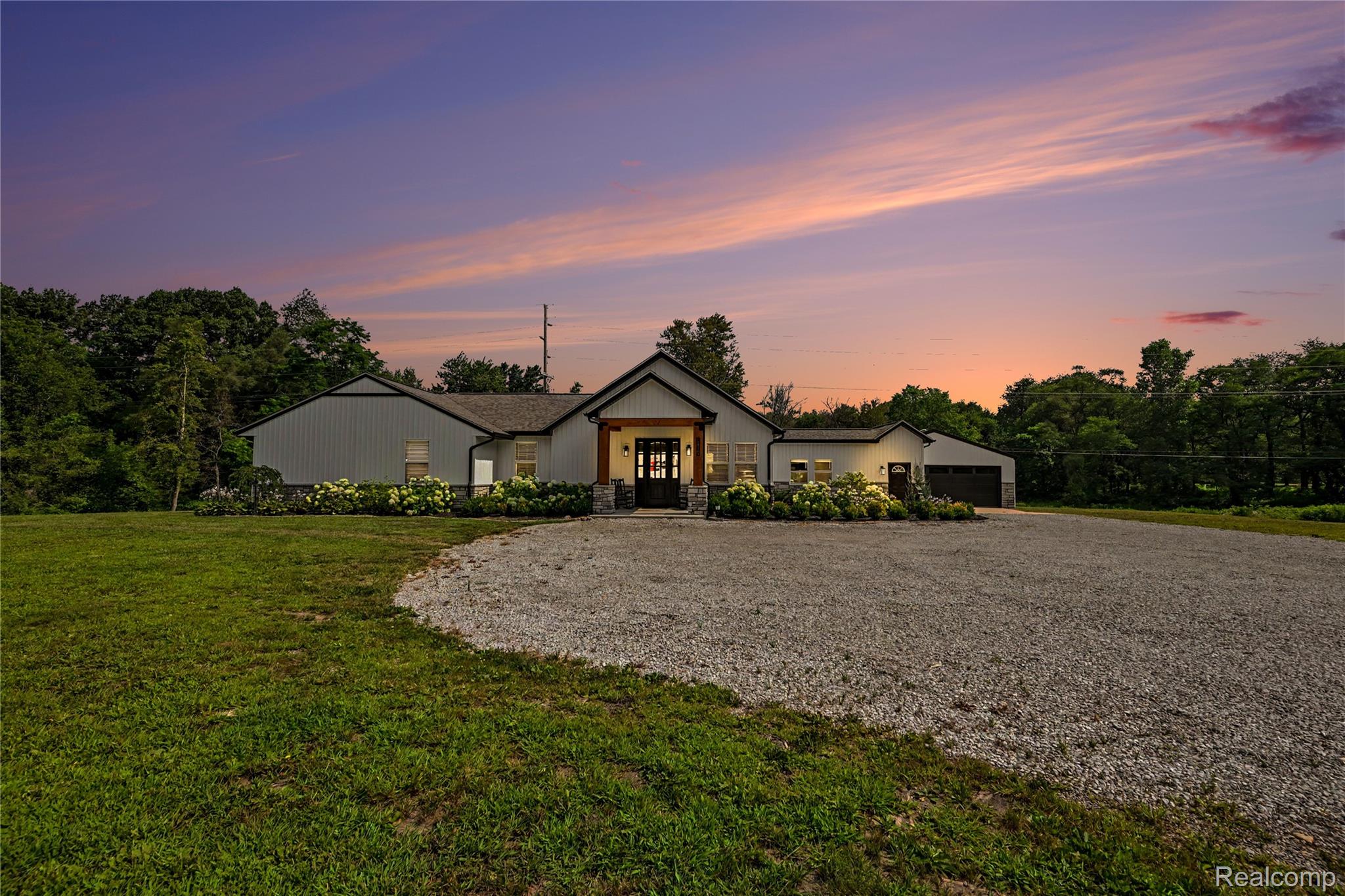 4086 W Commerce Road