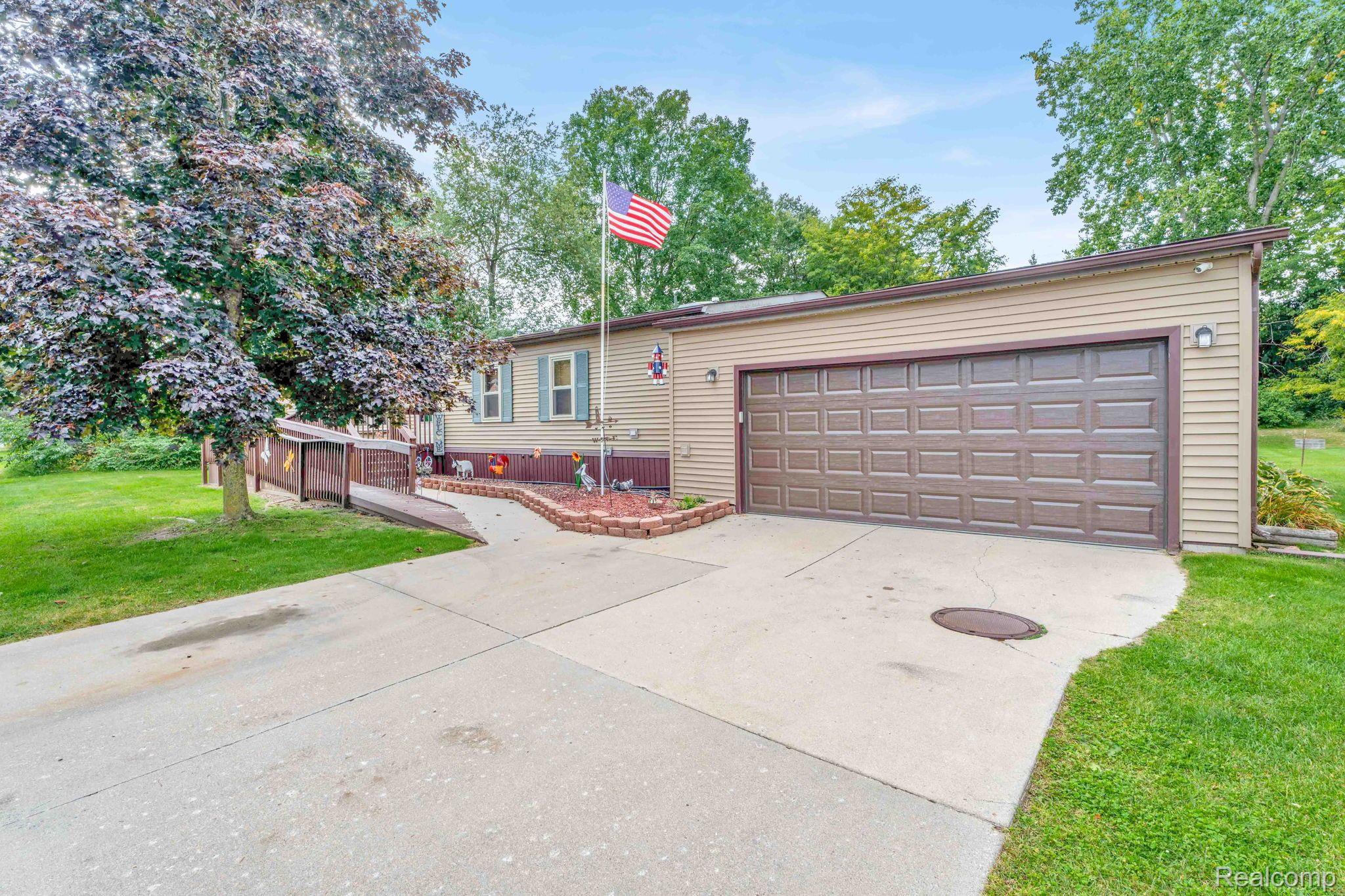 Brandon Township, Michigan 48348, United States, 3 Bedrooms Bedrooms, ,2 BathroomsBathrooms,Residential,Pending,69222