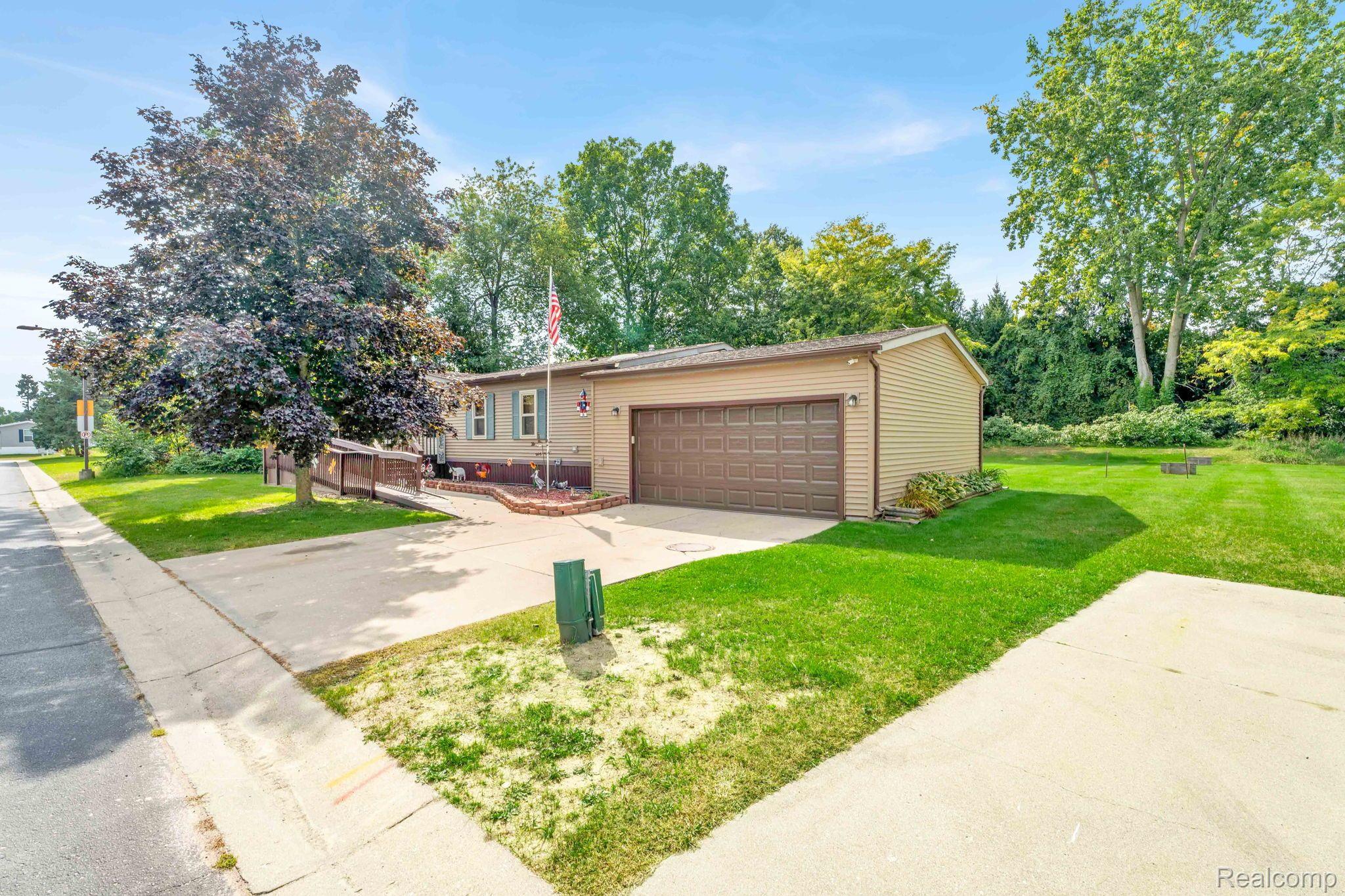 Brandon Township, Michigan 48348, United States, 3 Bedrooms Bedrooms, ,2 BathroomsBathrooms,Residential,Pending,69222