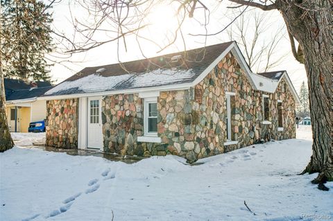 320 N Hibbard Street Fowlerville Village MI 48836