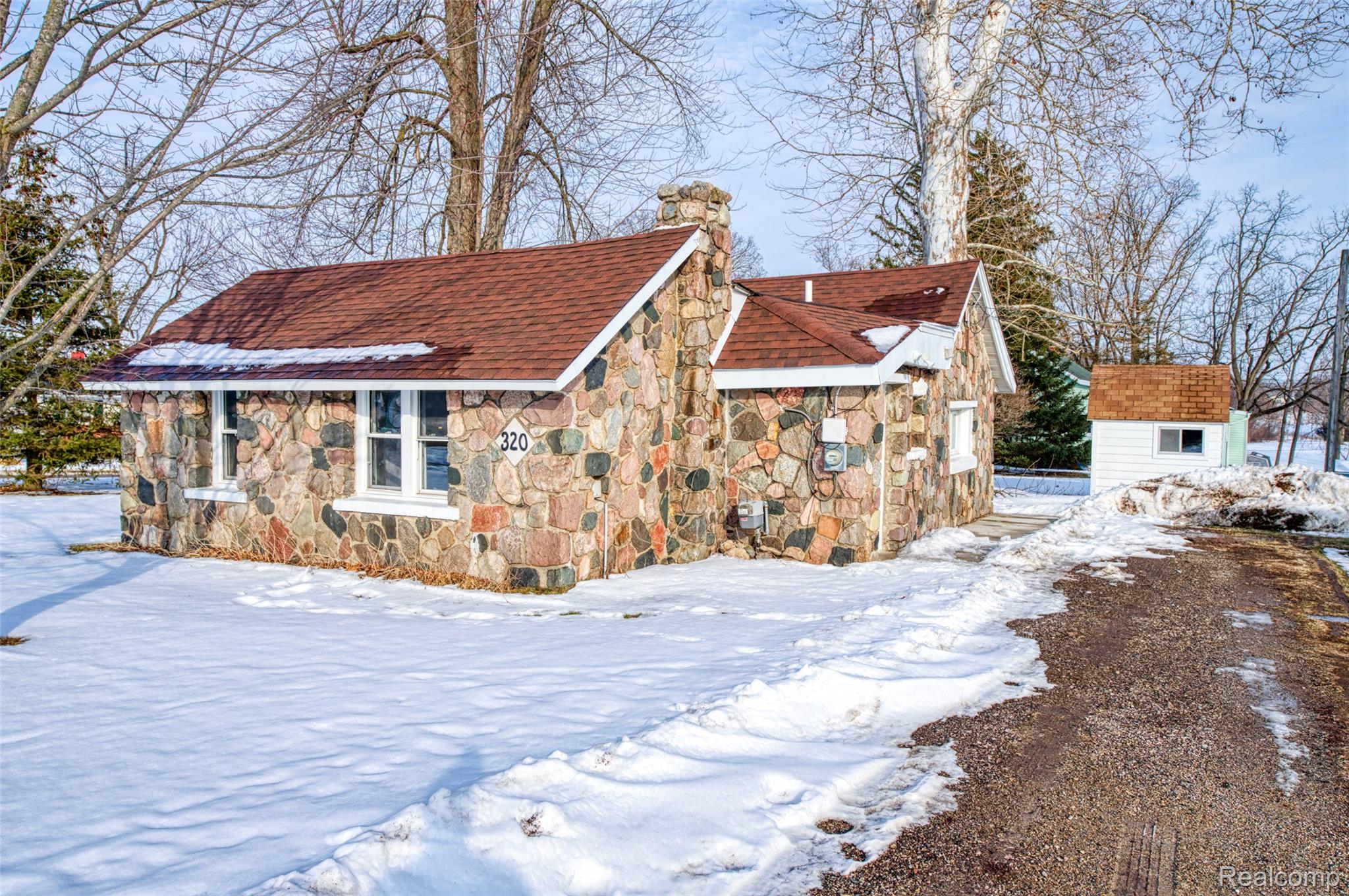 320 N Hibbard Street