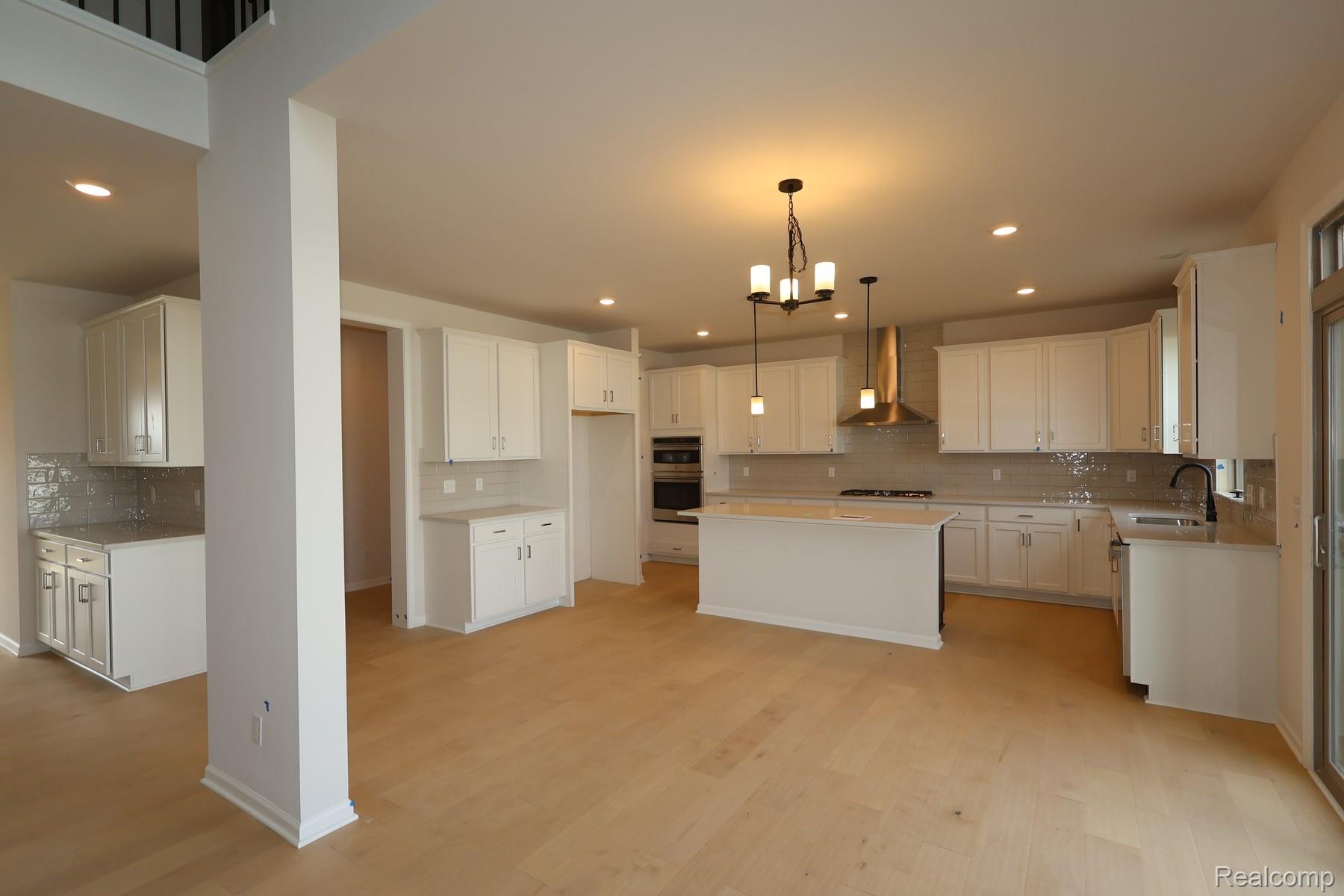 11919 Moore Lane