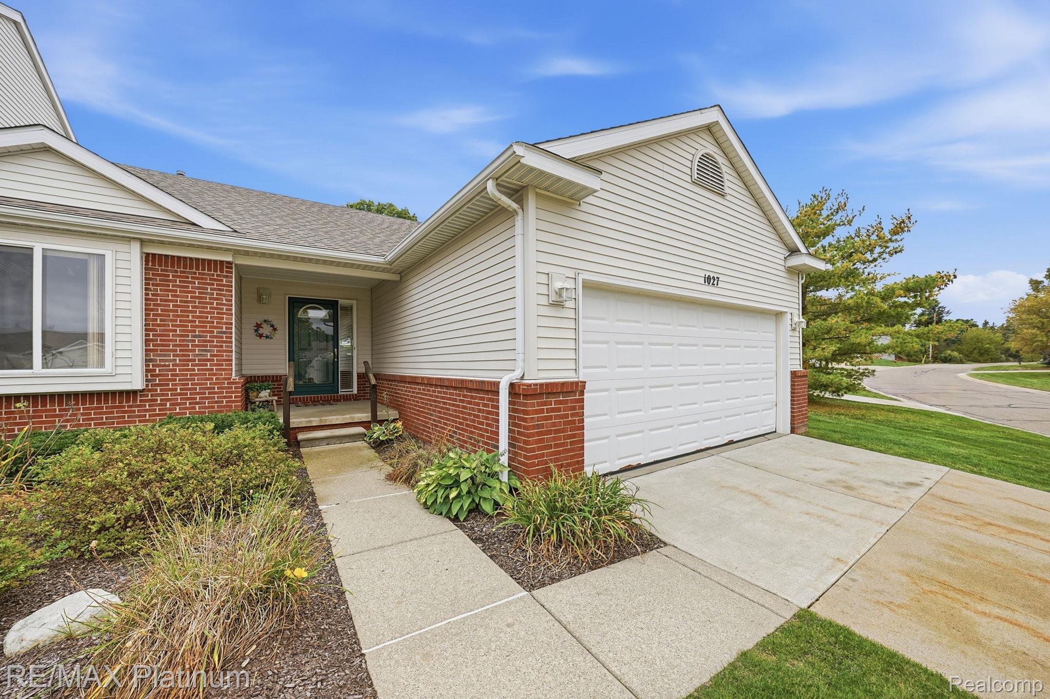 1027 Spirea Drive