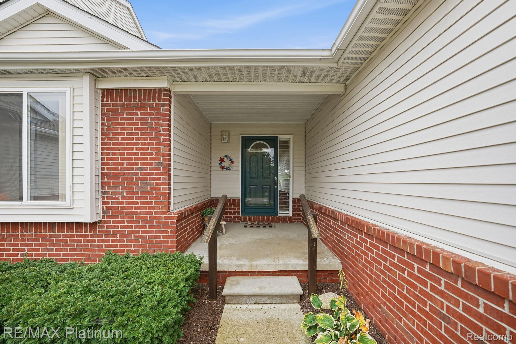 1027 Spirea Drive
