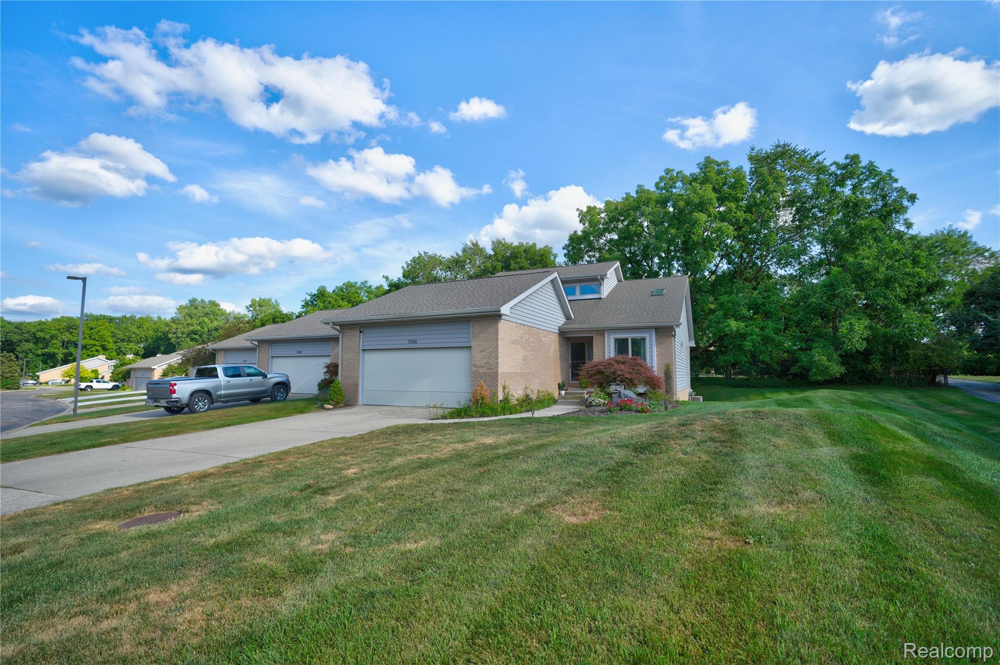 5366 Warwick Trail