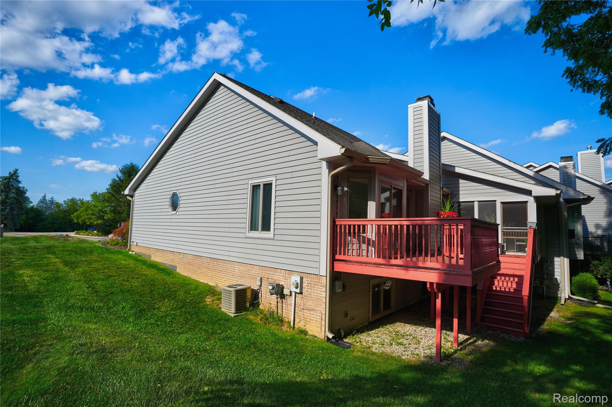 5366 Warwick Trail