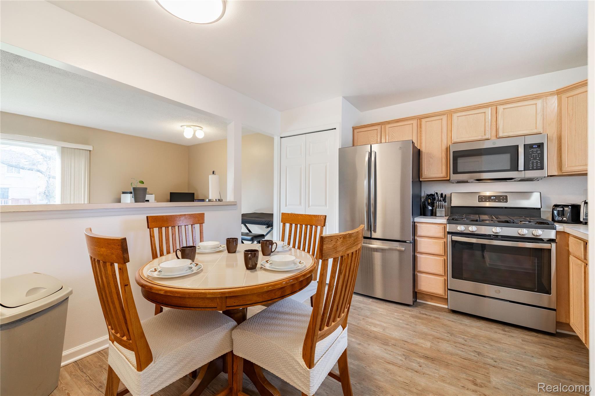 1954 E Franklin Drive