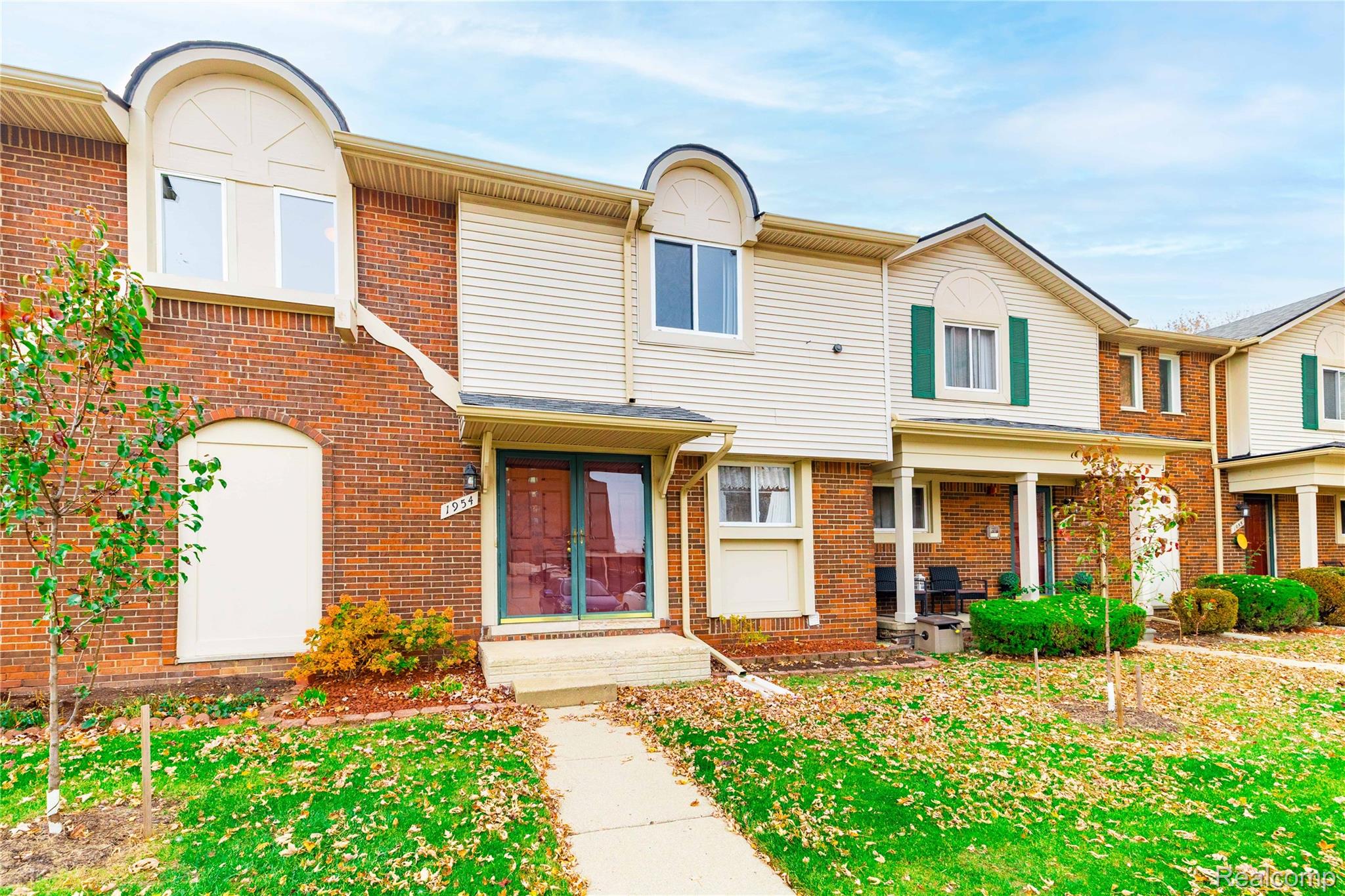 1954 E Franklin Drive