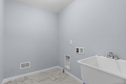 Tiny photo for 6072 Woodridge Lane, Grand Blanc Charter Township, MI 48439 (MLS # 20261085136)