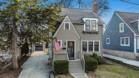 Tiny photo for 401 Berkley Avenue, Ann Arbor, MI 48103 (MLS # 81025056031)