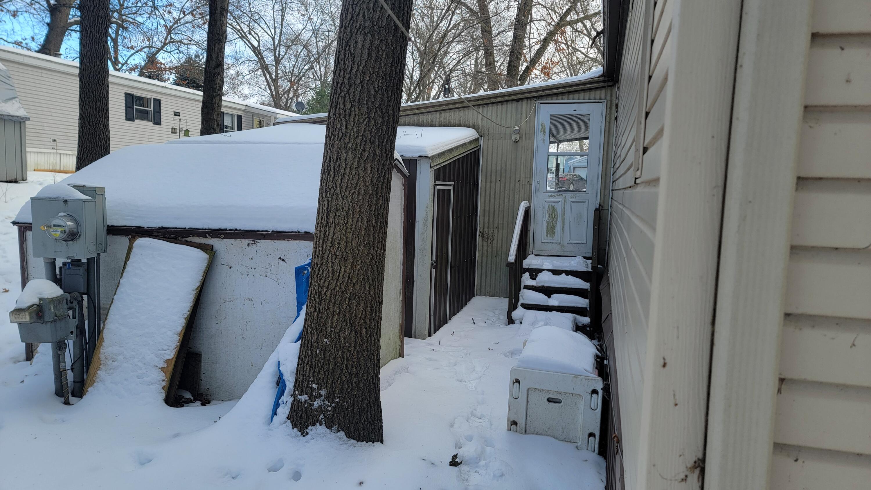 1133 Yeomans Street 17