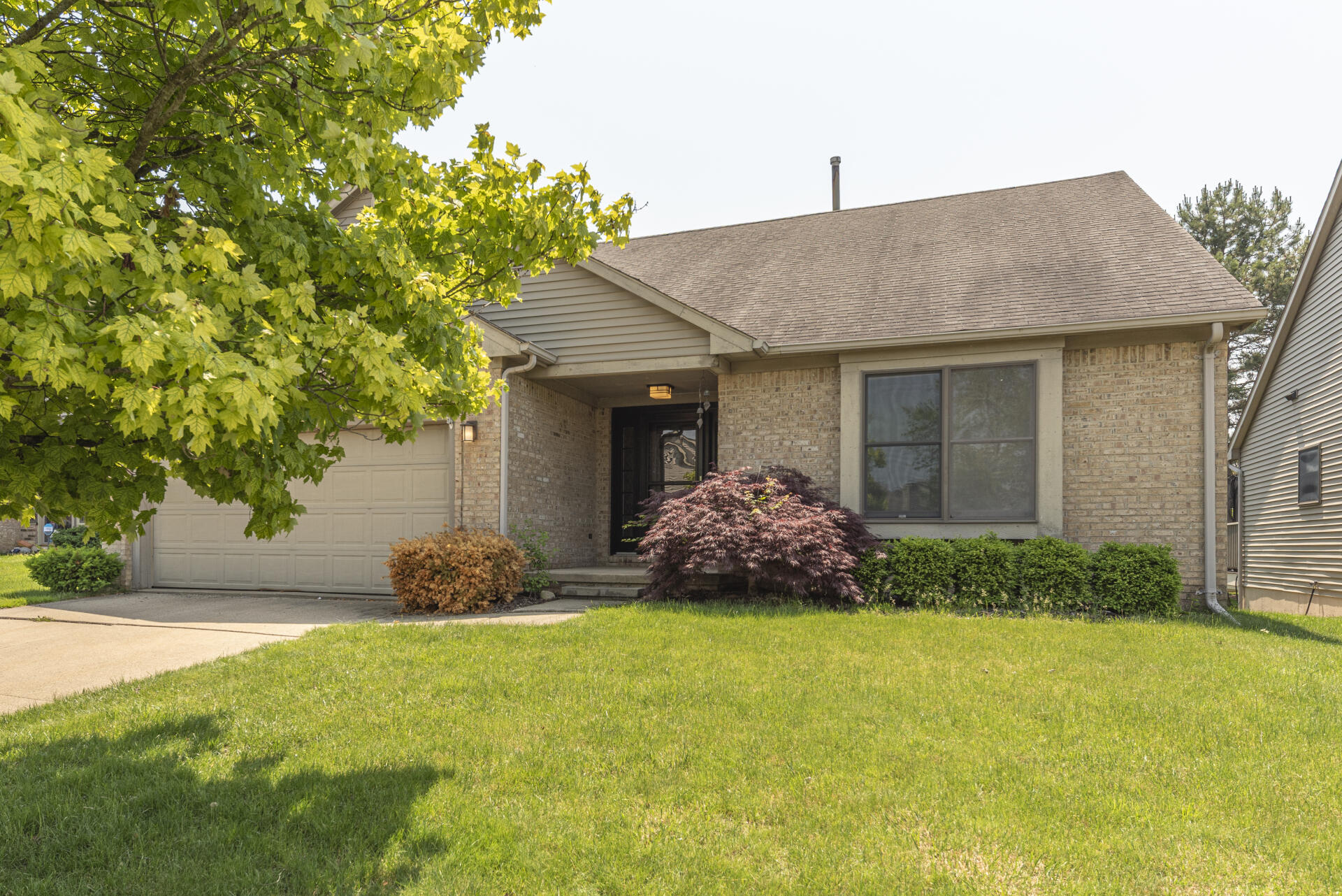 492 Colin Circle
