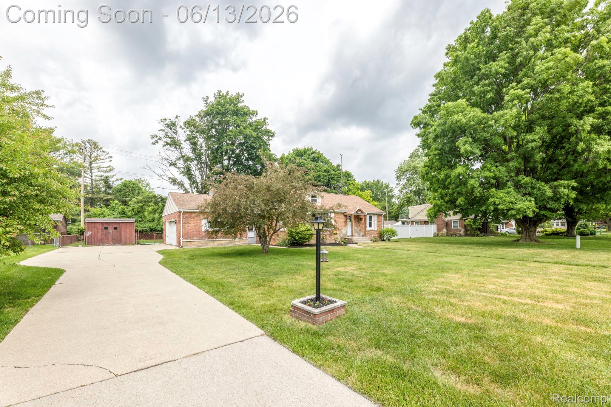 2435 Sharon Lane